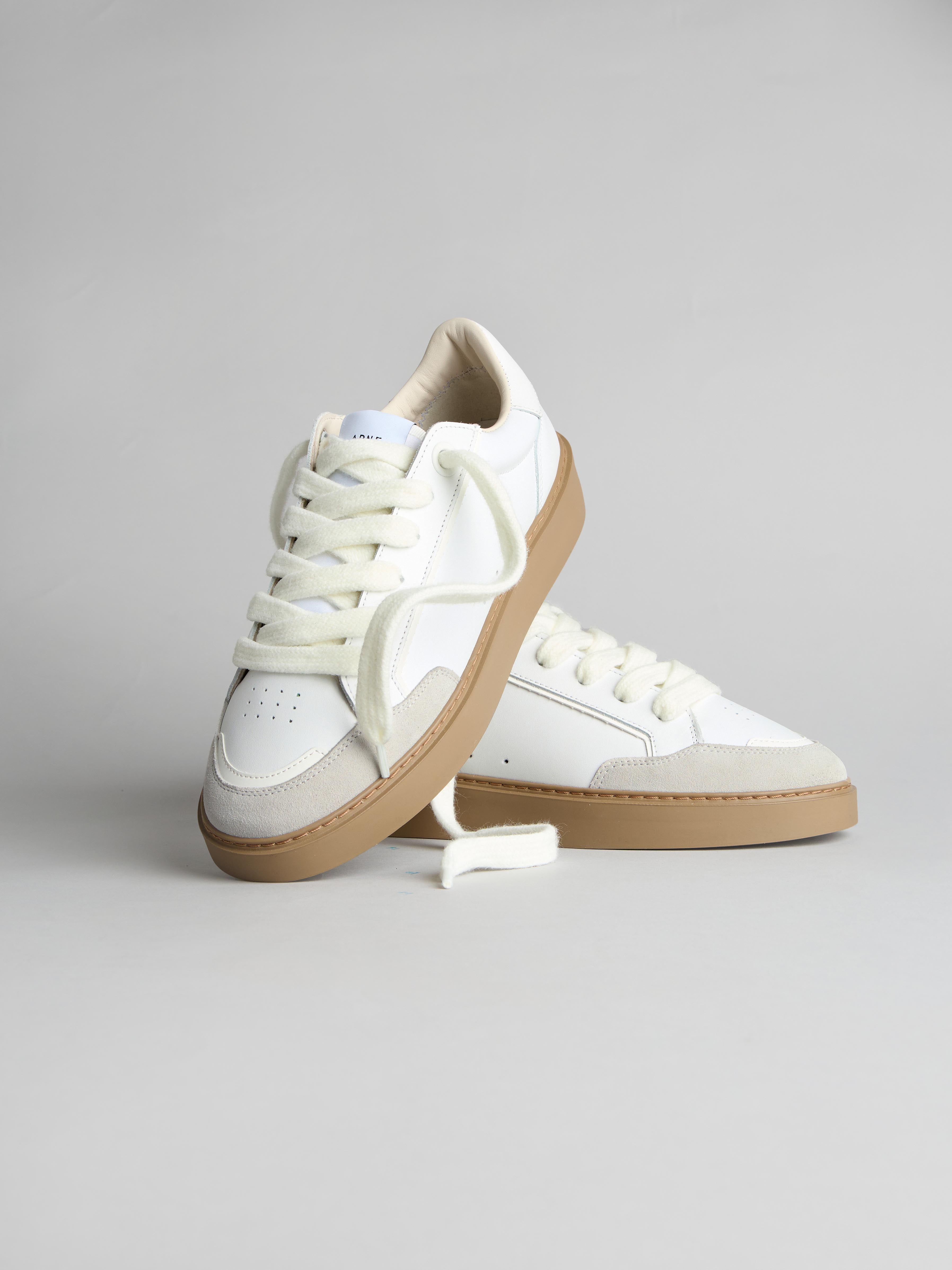 Mens Chunky Mid Essential Leather Trainer in White Gum