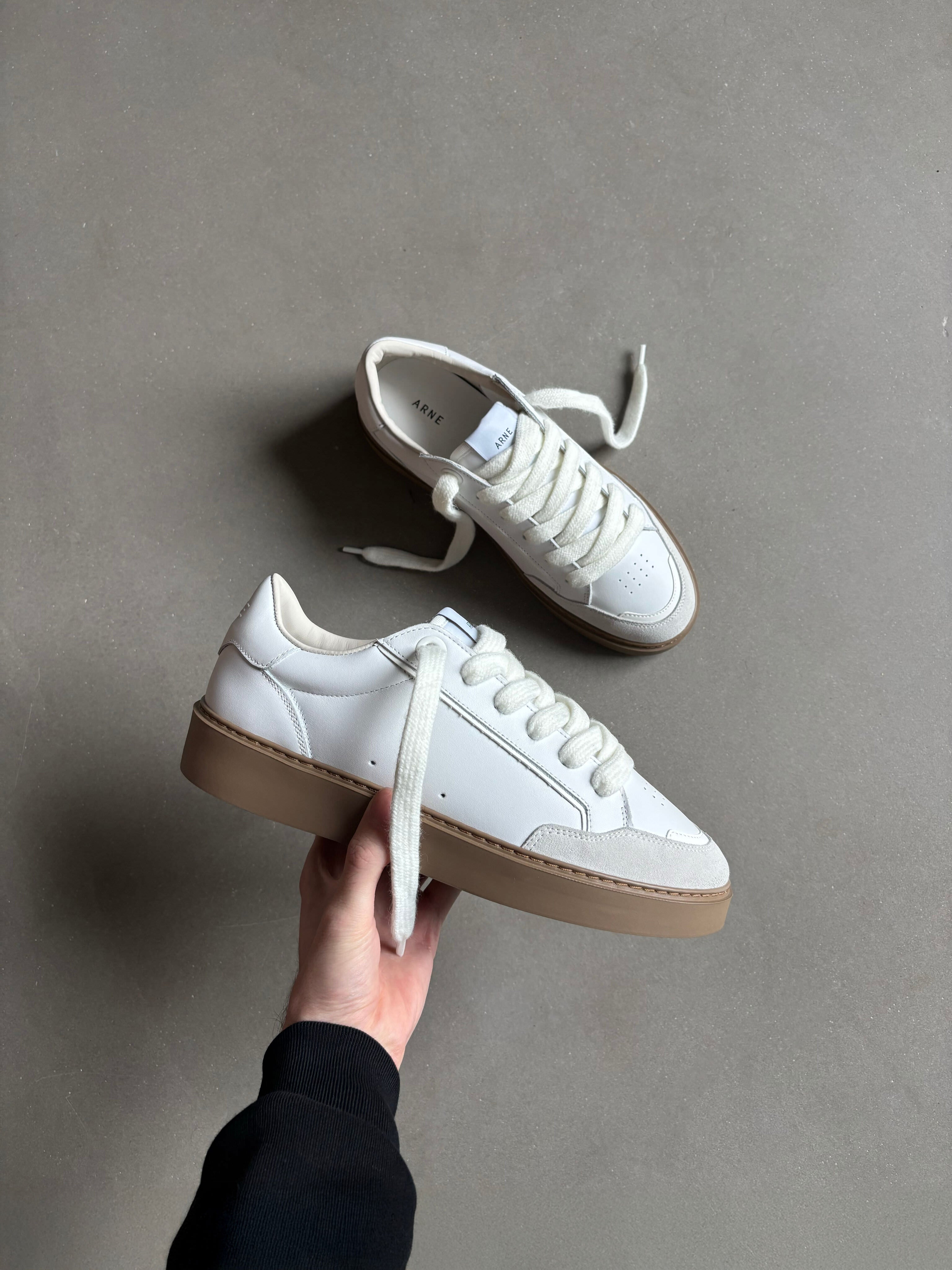 Mens Chunky Mid Essential Leather Trainer in White Gum