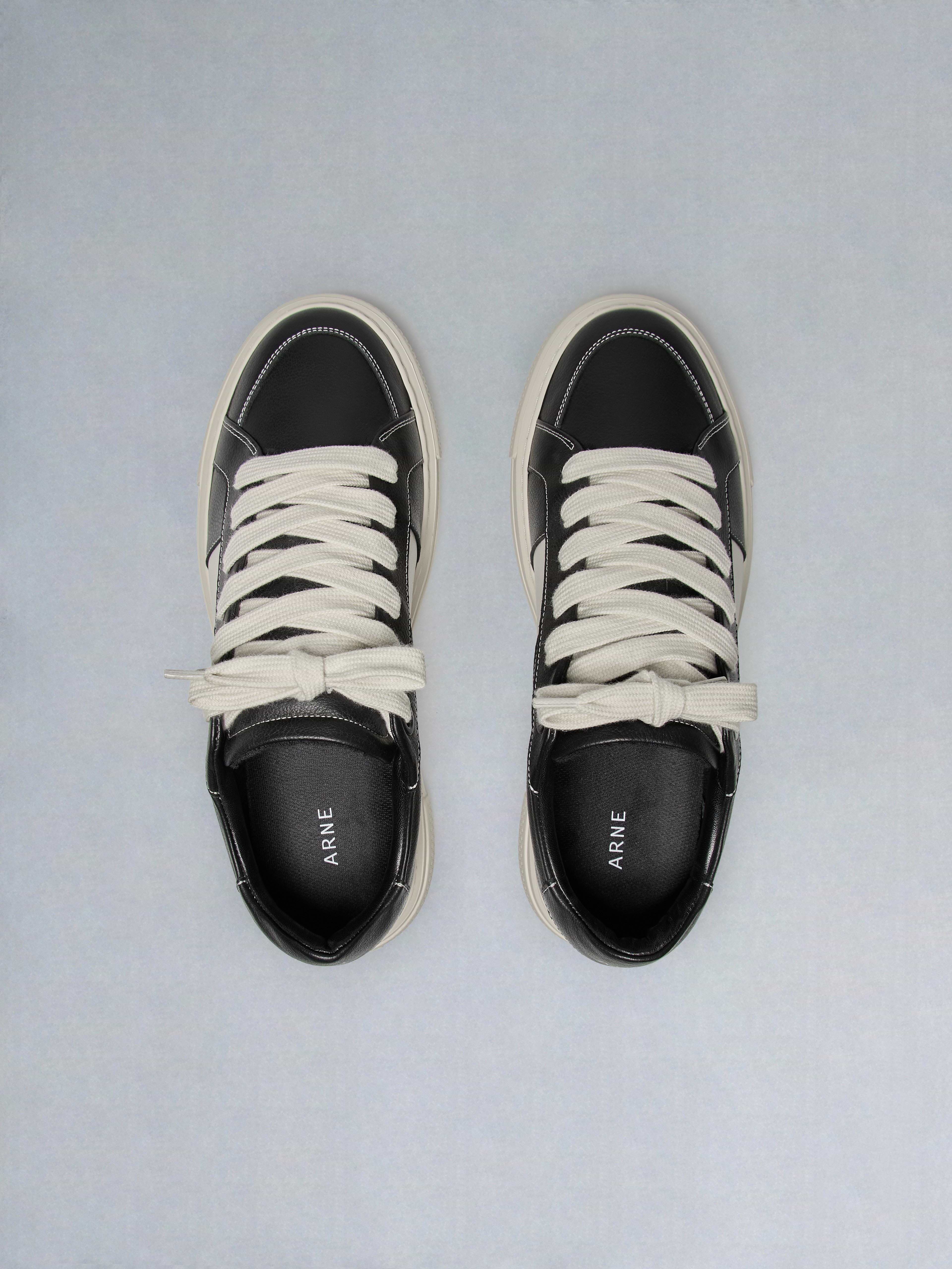 Chunky Stripe Essential Trainer in Black White
