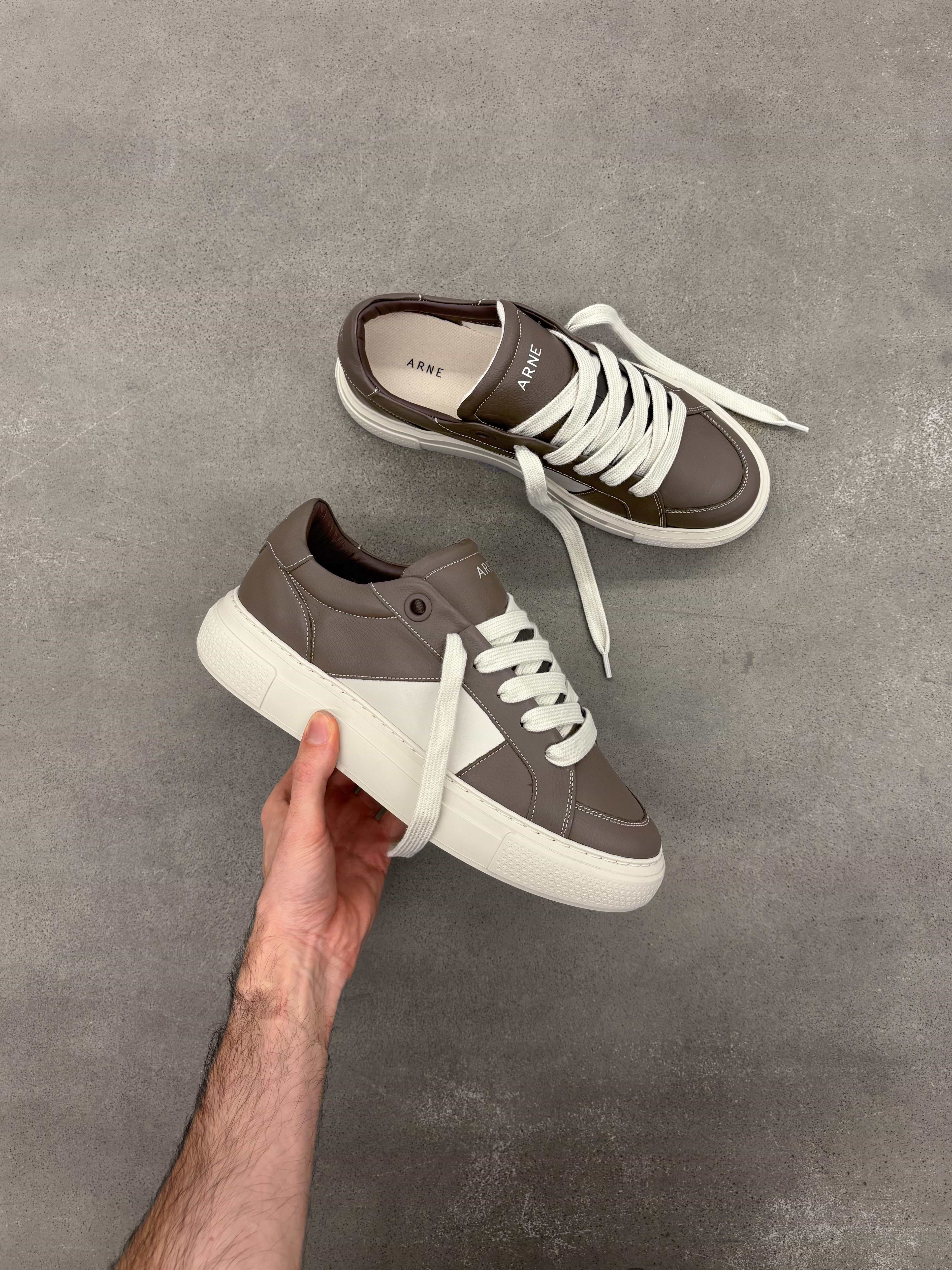 Chunky Stripe Essential Trainer in Brown