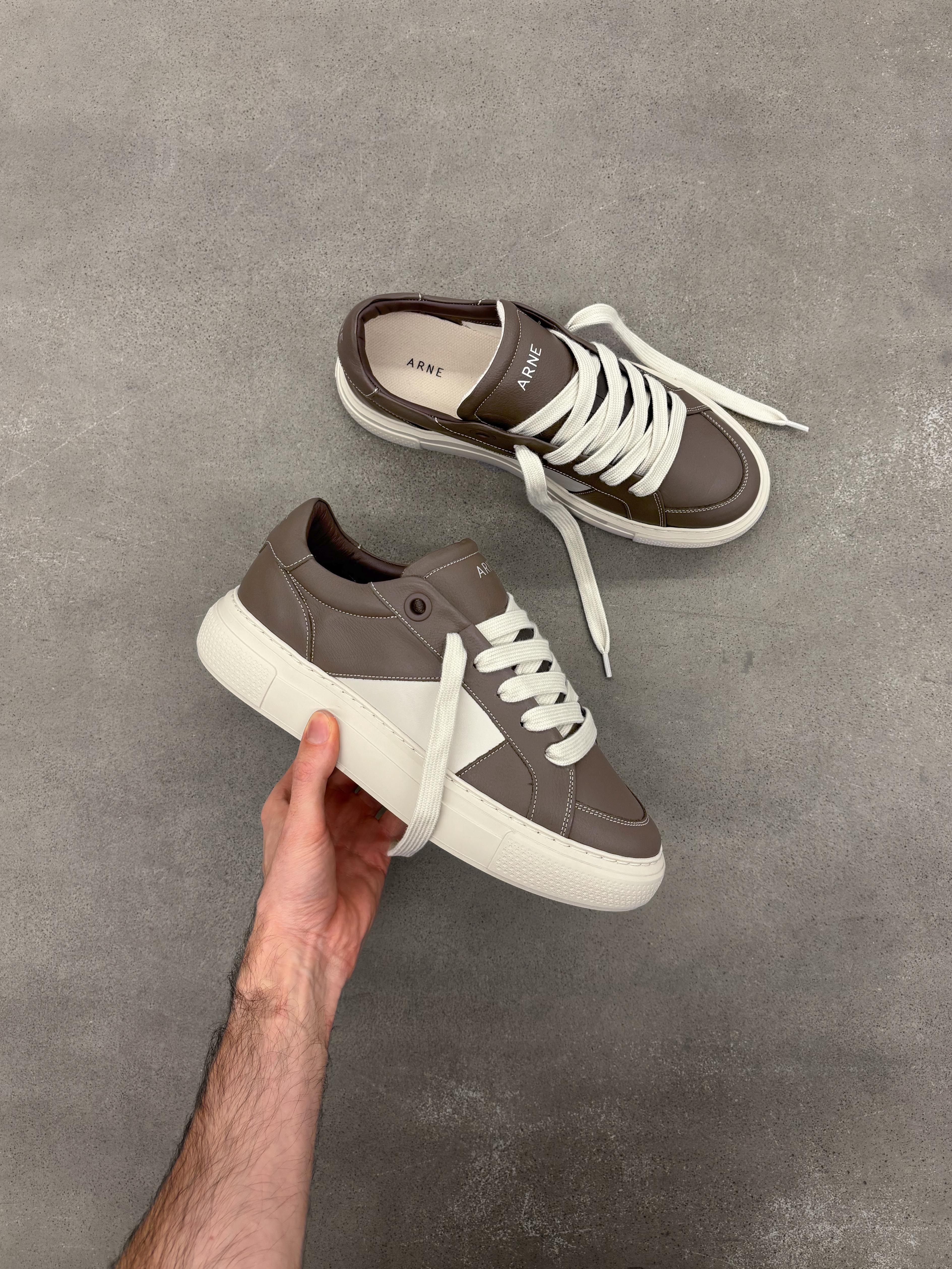 Mens Chunky Stripe Essential Trainer in Brown