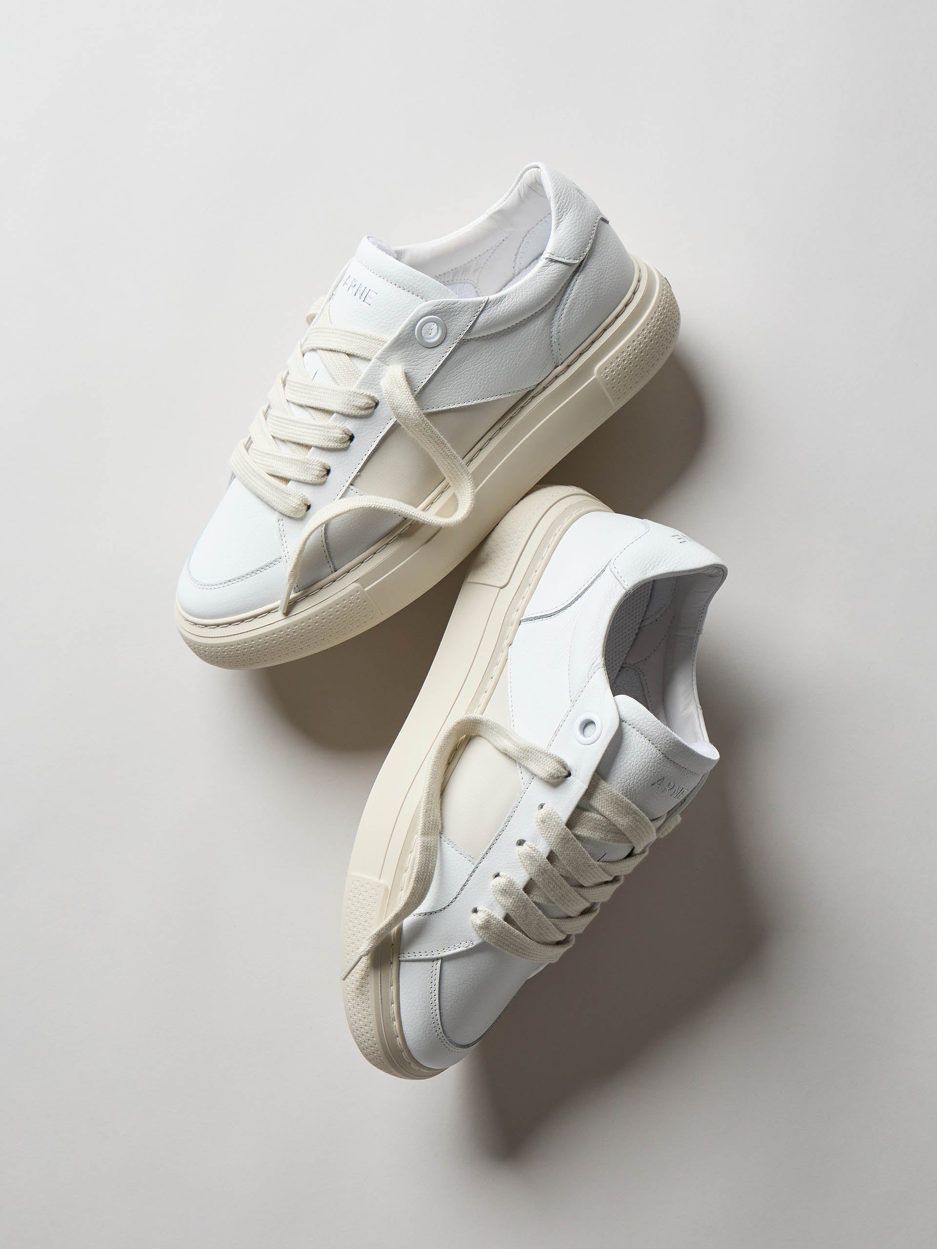 Mens Chunky Stripe Essential Trainer in White