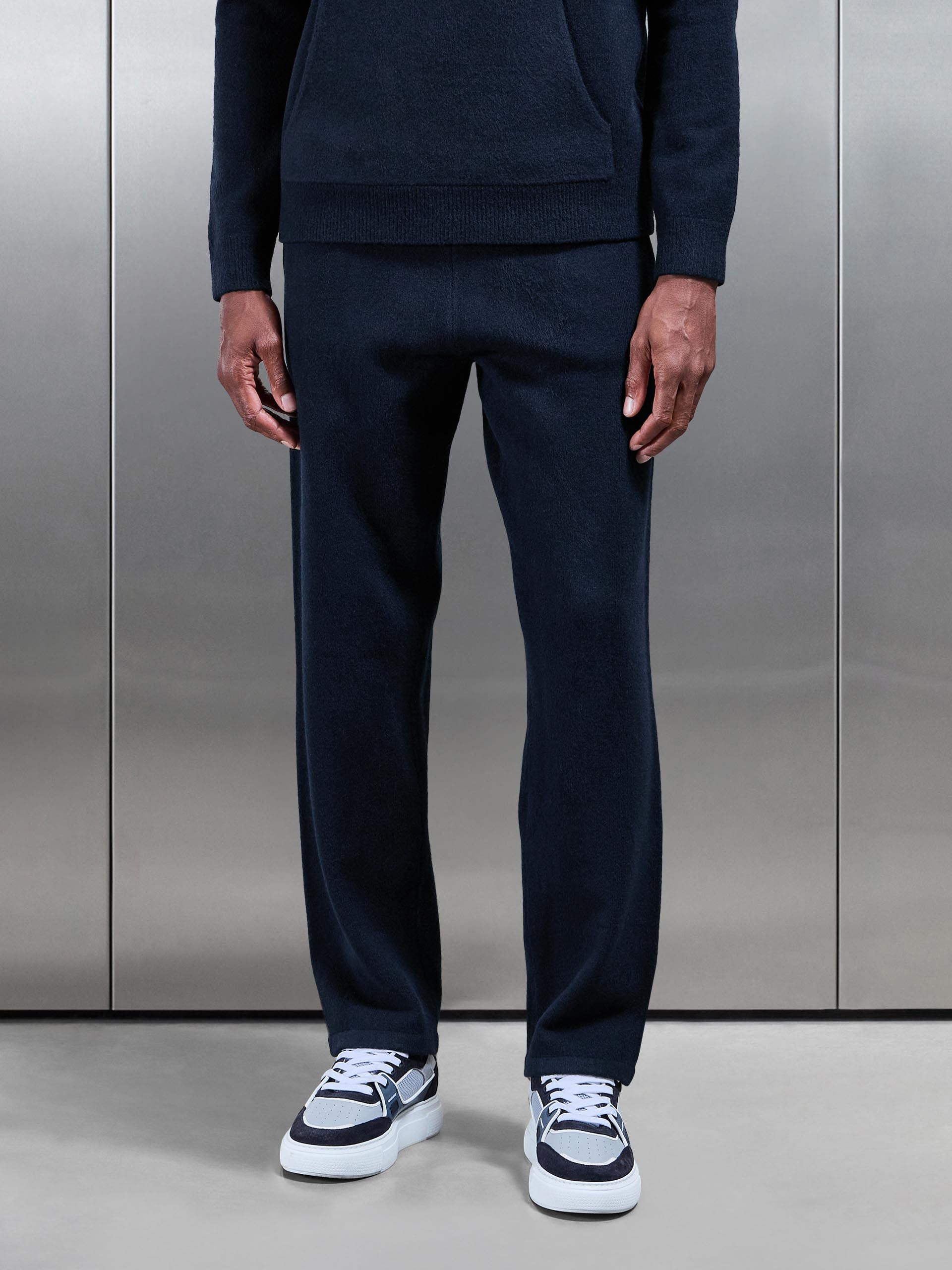 Mens Chunky Wool Straight Leg Jogger in Navy