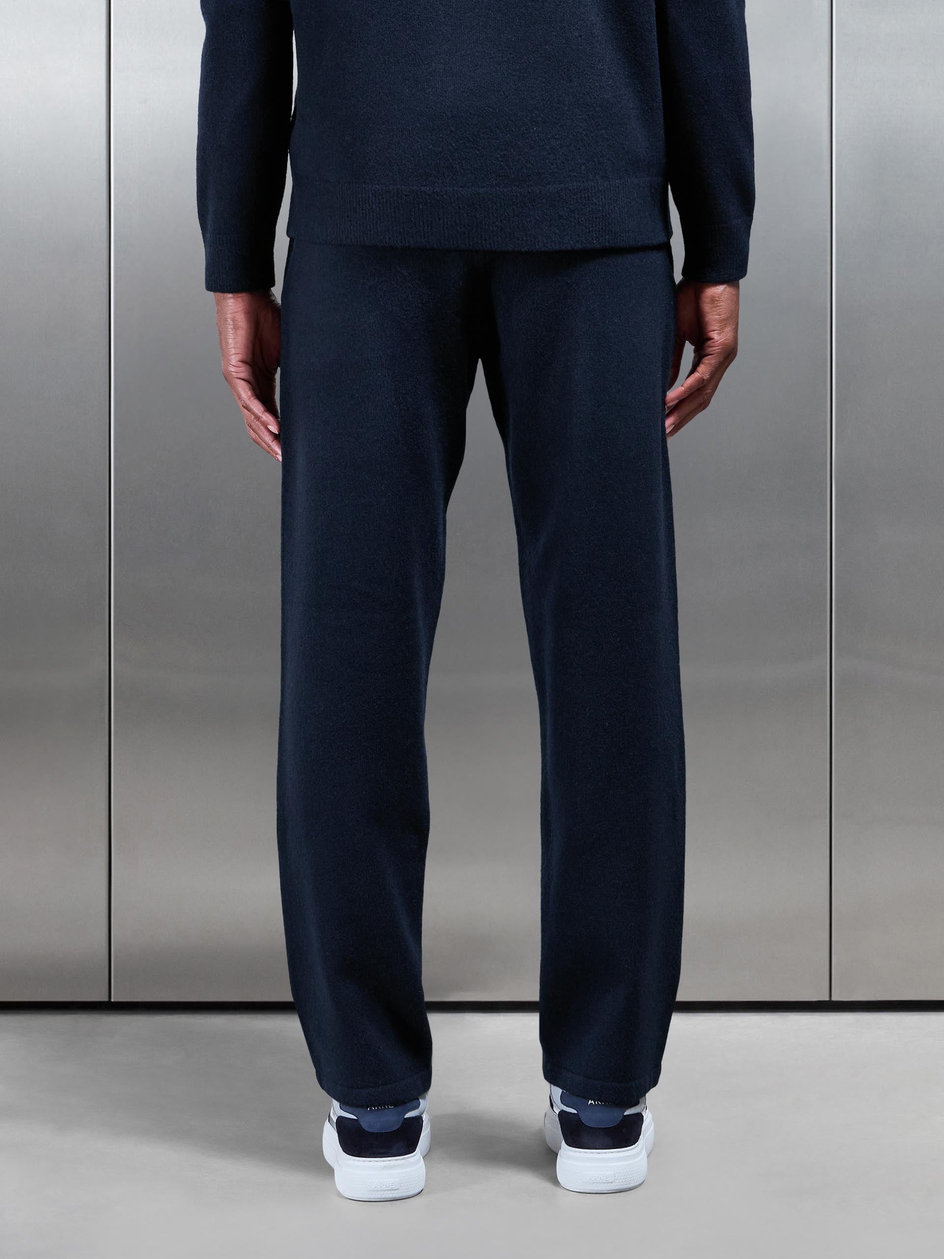 Mens Chunky Wool Straight Leg Jogger in Navy