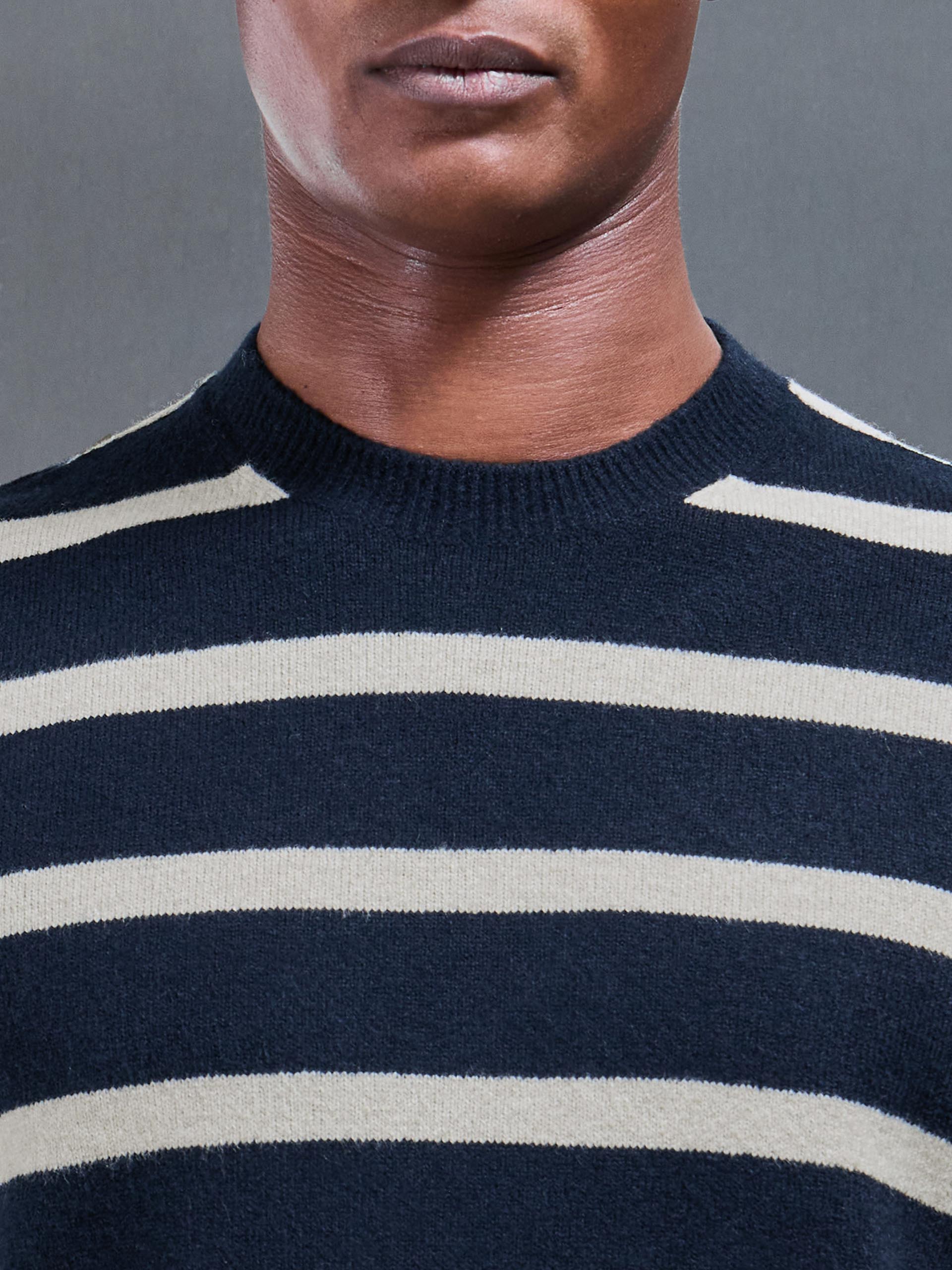 Mens Chunky Wool Stripe Sweatshirt in Navy