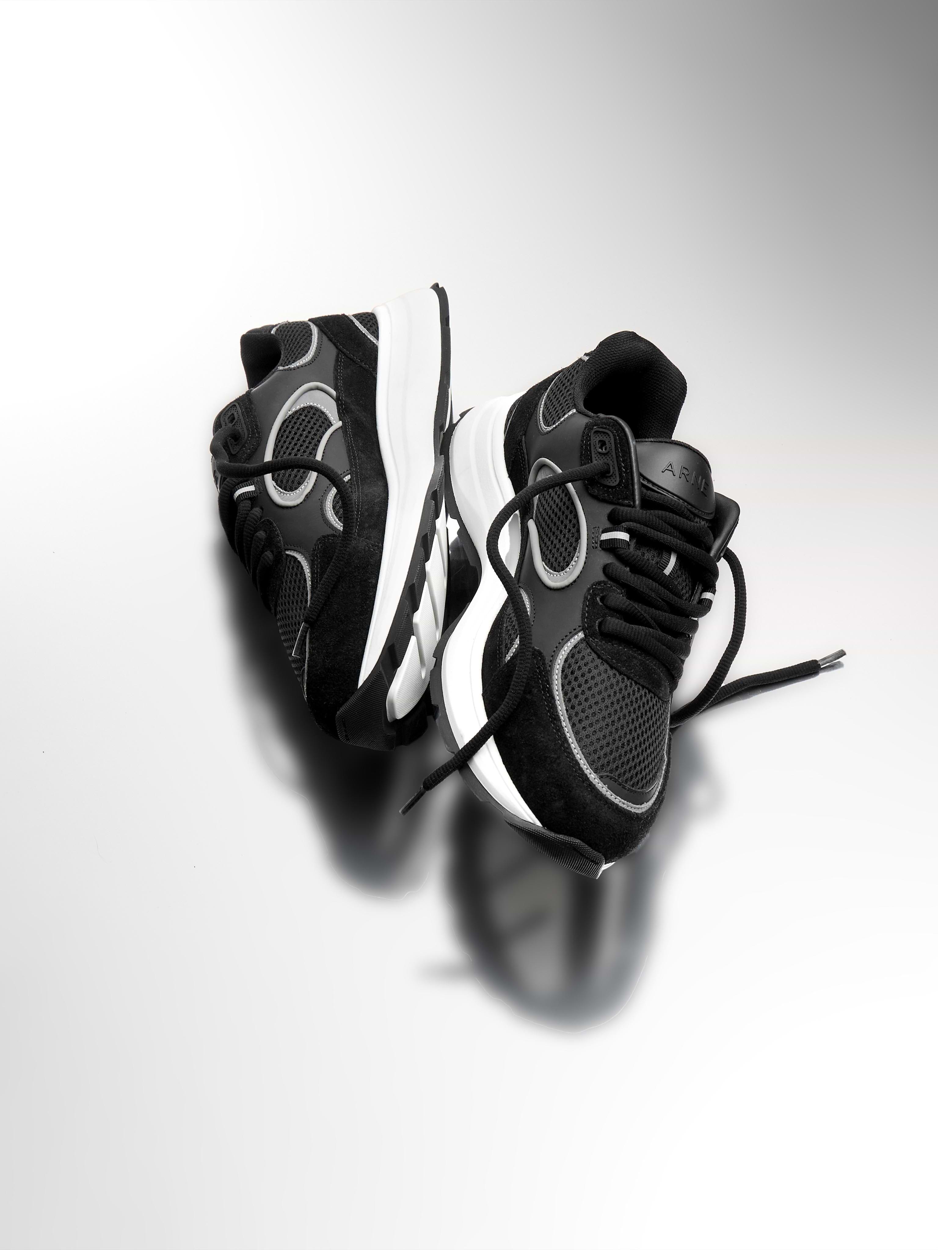 Mens Circuit Trainer in Black
