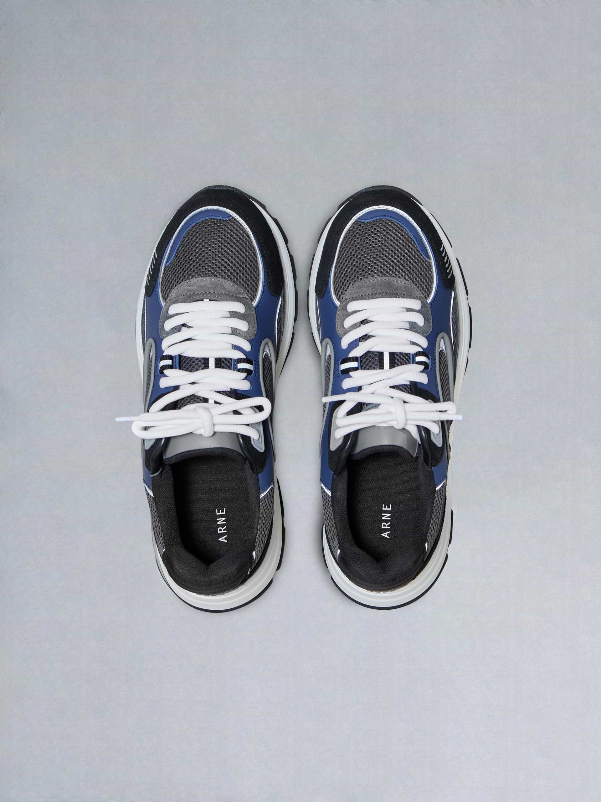 Circuit Trainer in Cobalt Grey