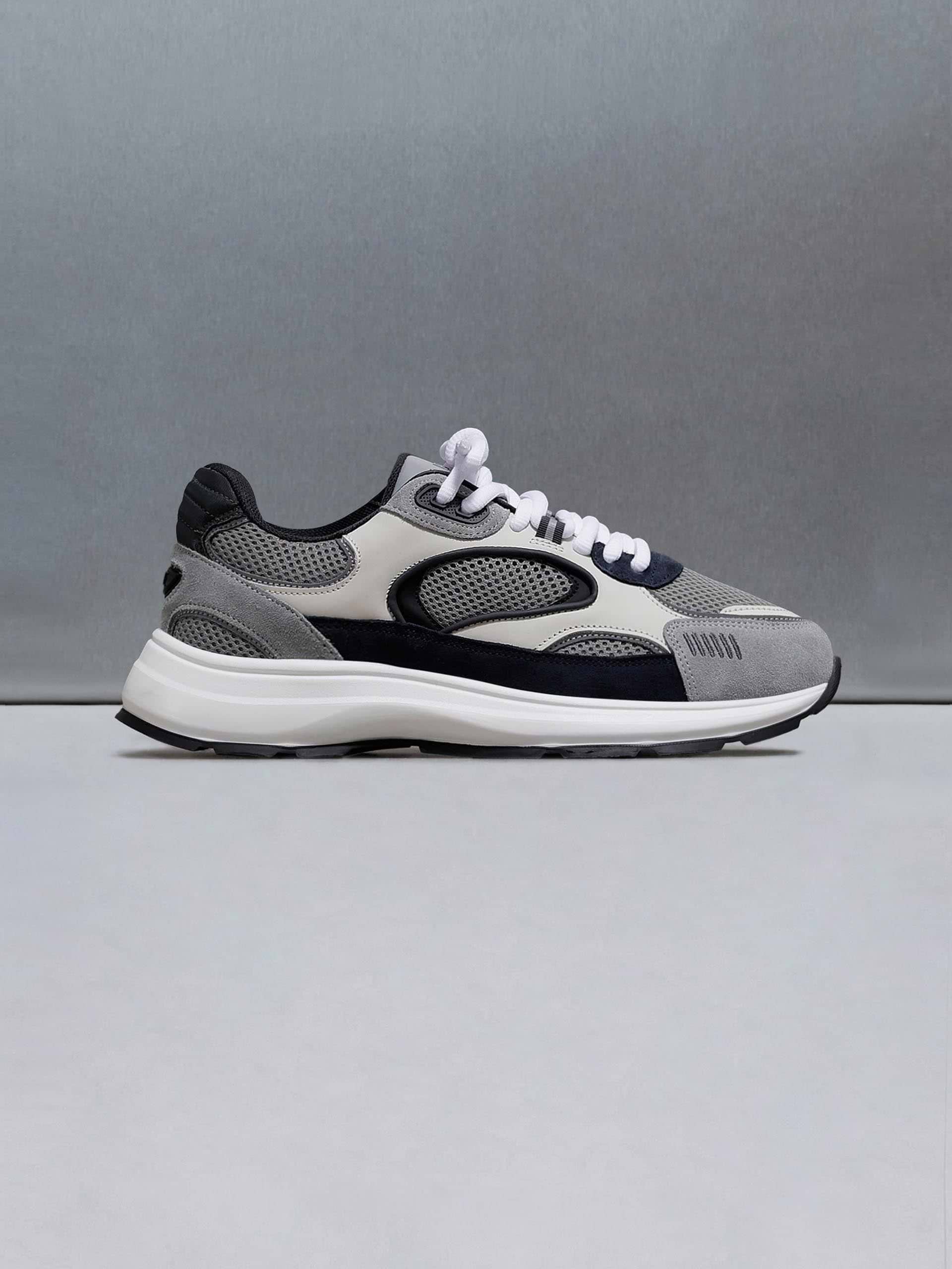 Circuit Trainer in Desert Grey