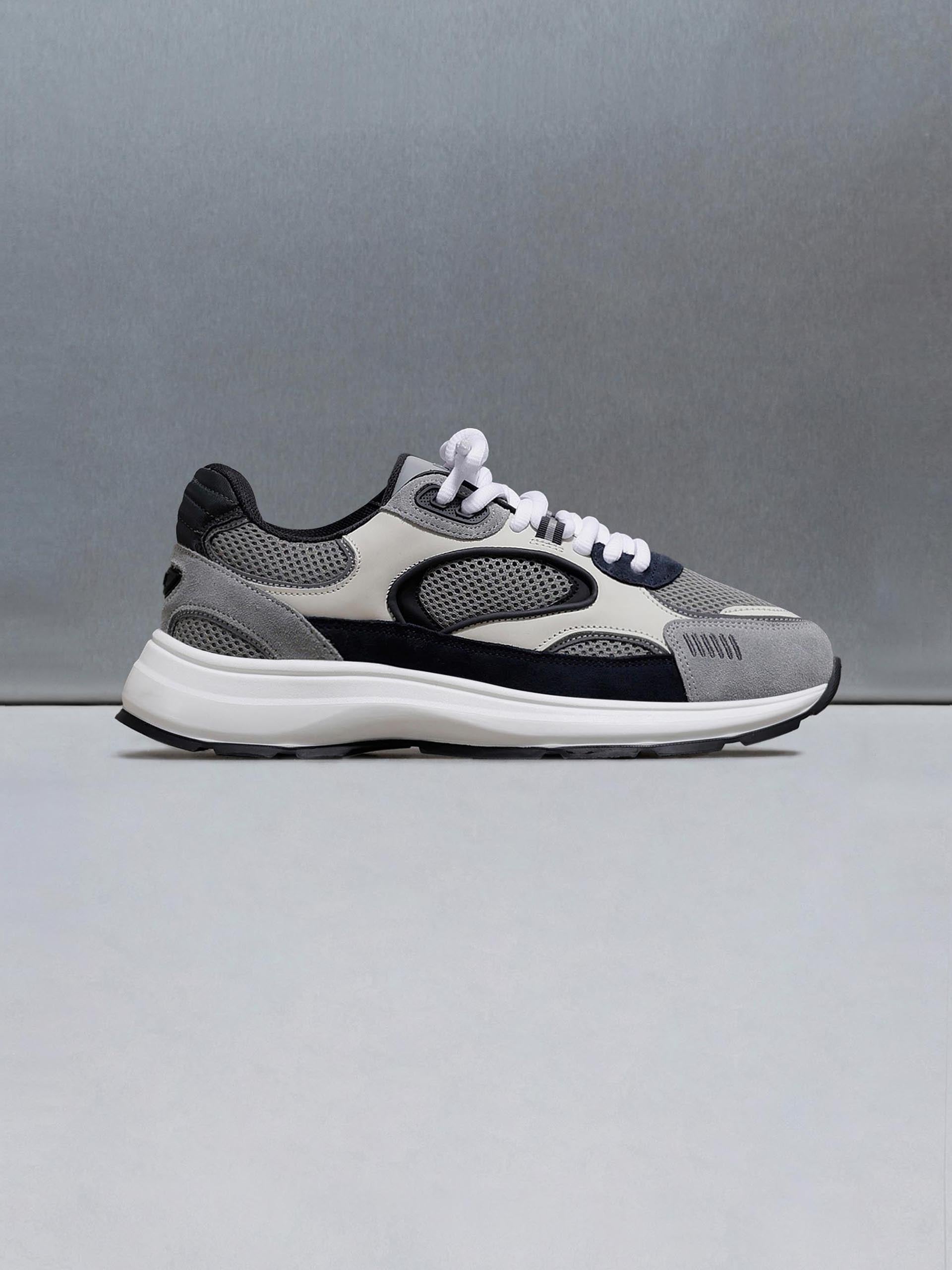 Mens Circuit Trainer in Desert Grey