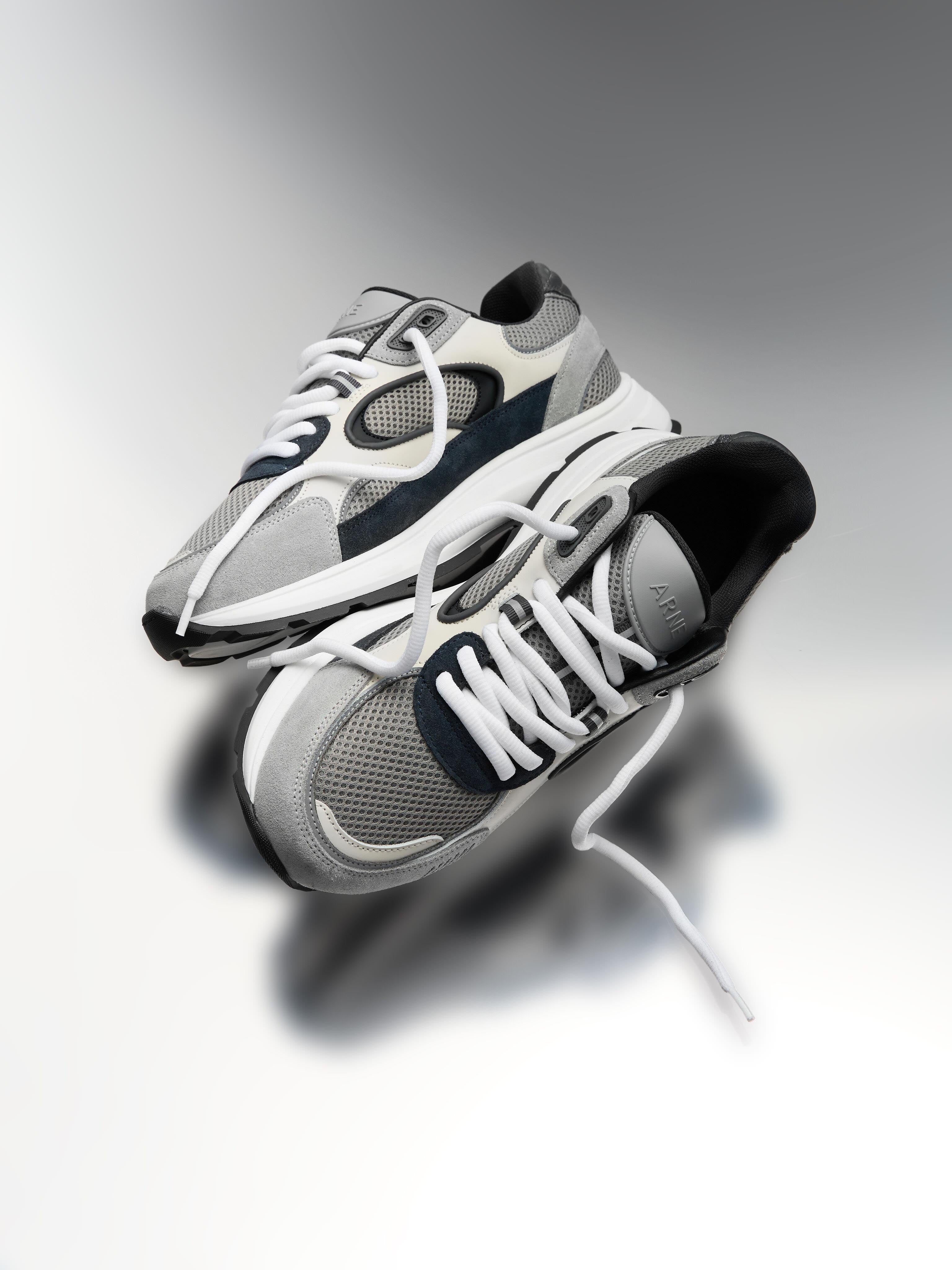 Mens Circuit Trainer in Desert Grey
