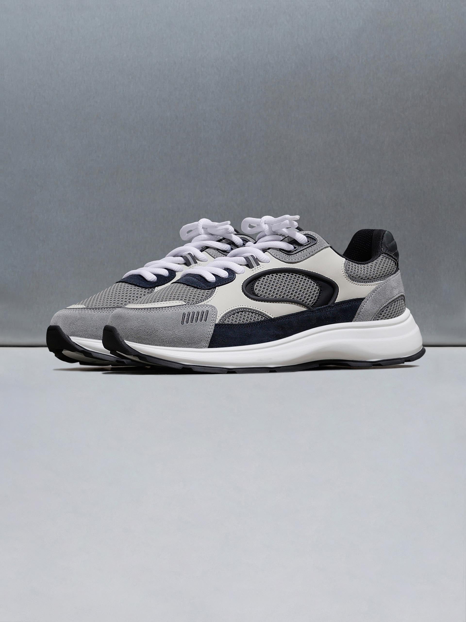 Mens Circuit Trainer in Desert Grey