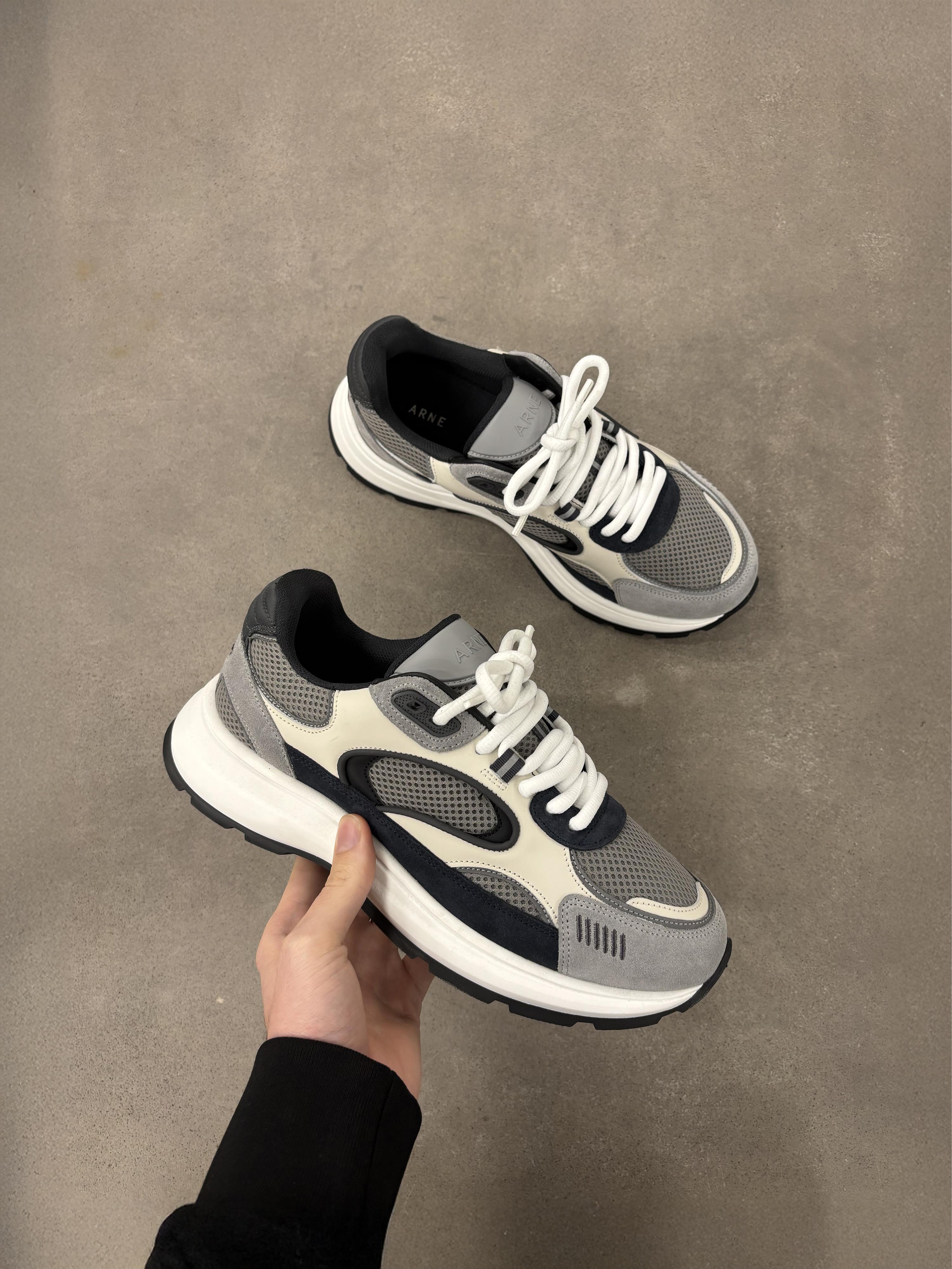 Mens Circuit Trainer in Desert Grey