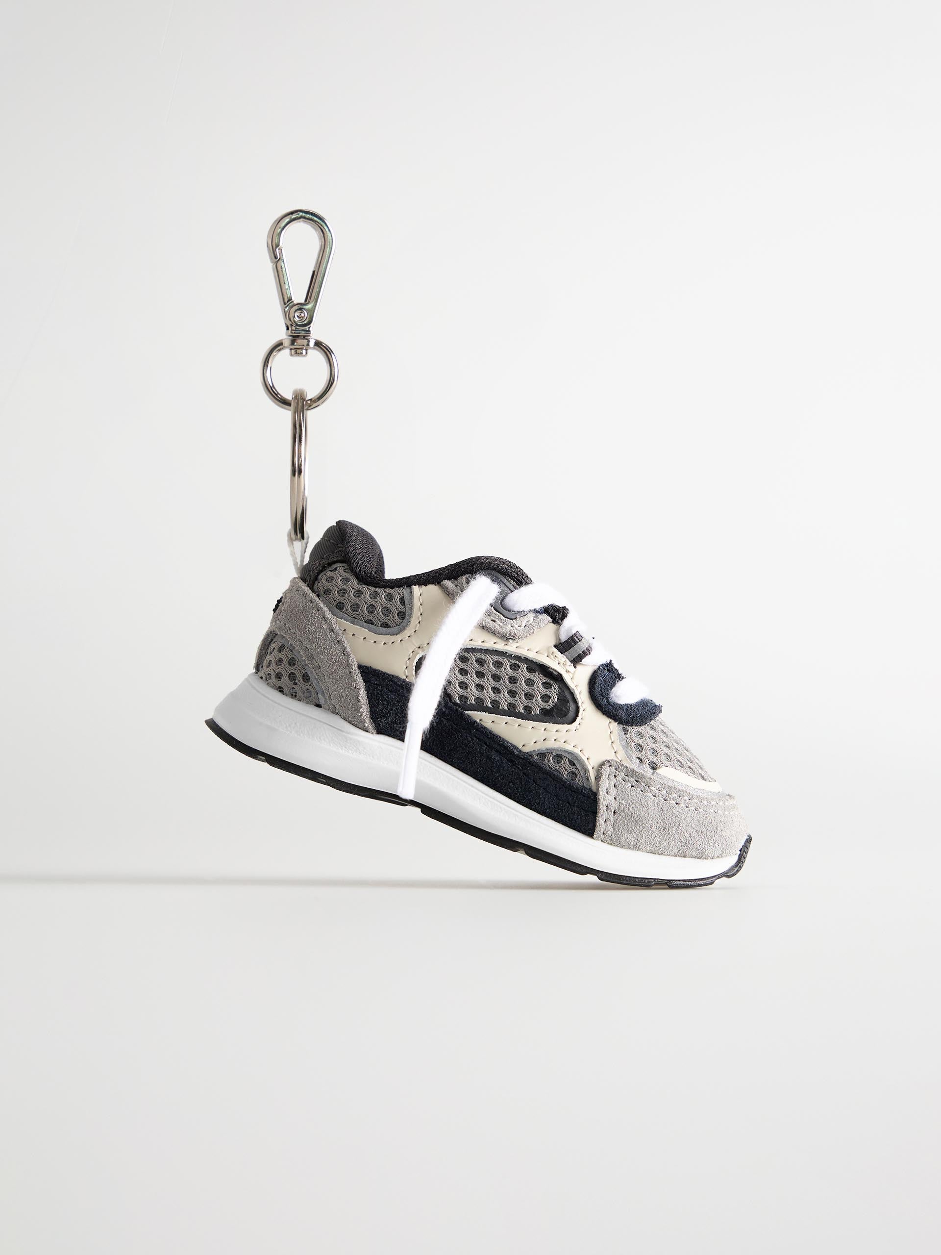Mens Circuit Trainer Keychain in Desert Grey