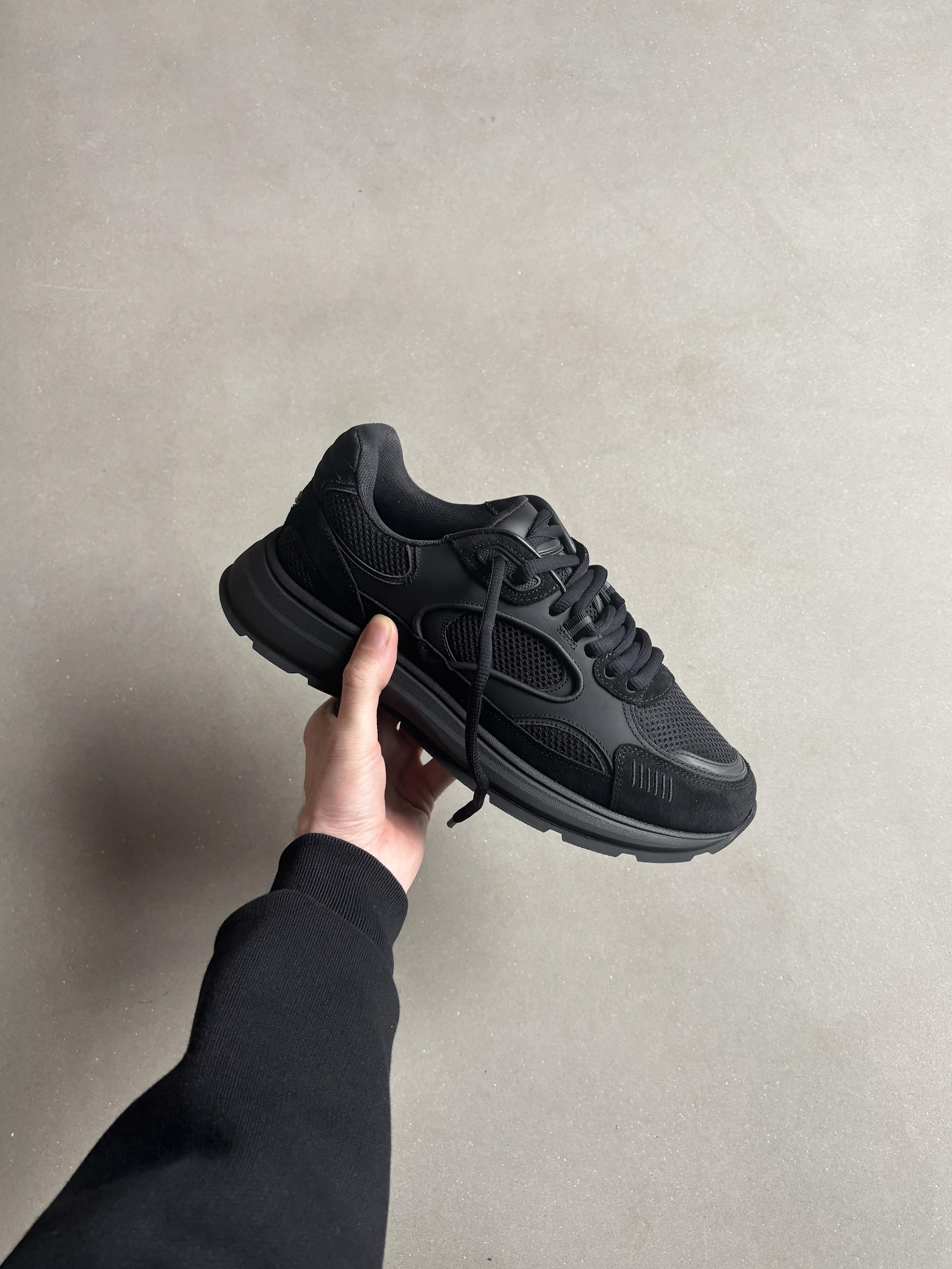 Mens Circuit Trainer in Triple Black