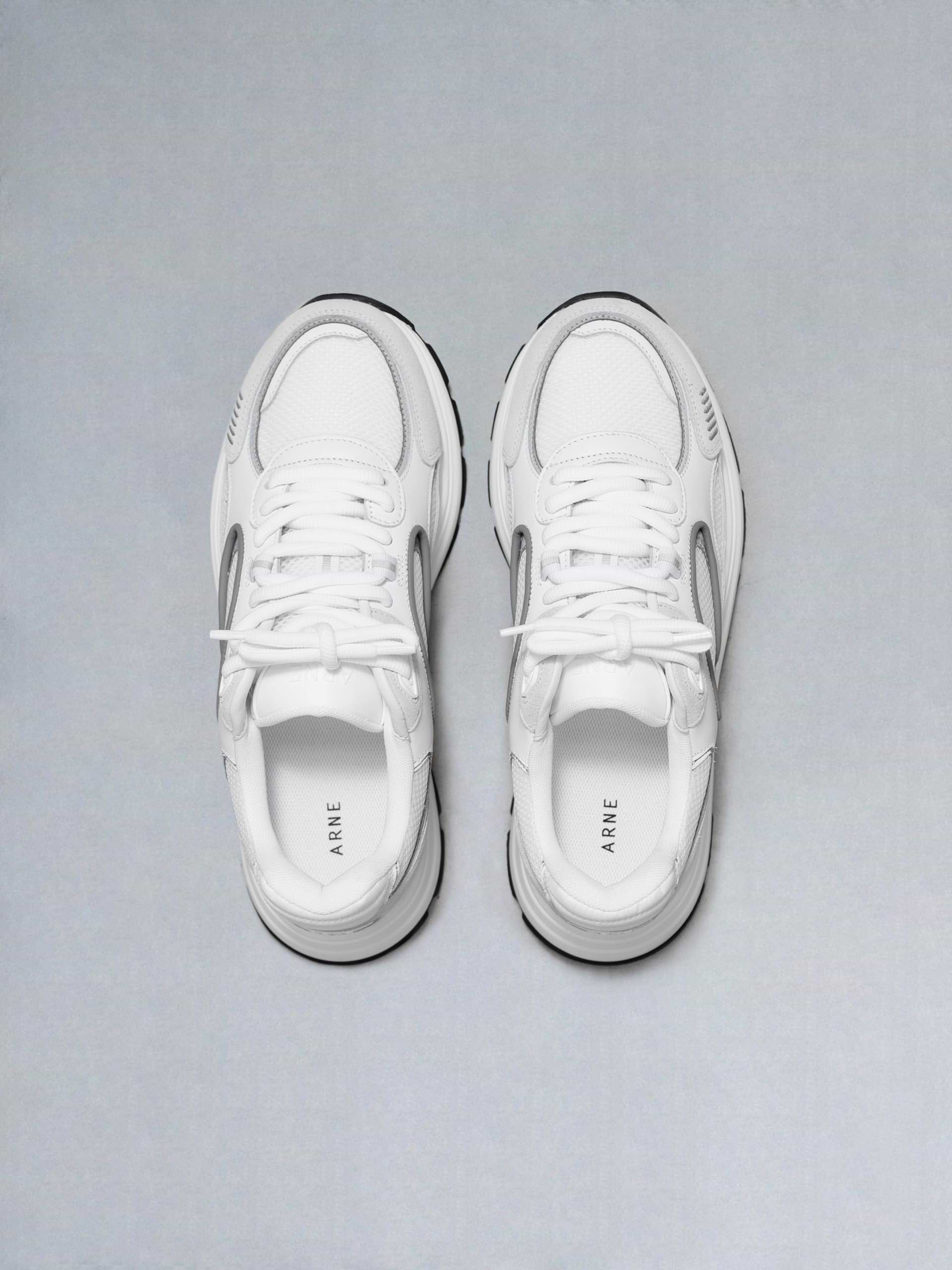 Circuit Trainer in White