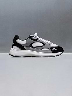 Mens Circuit Trainer in White Black