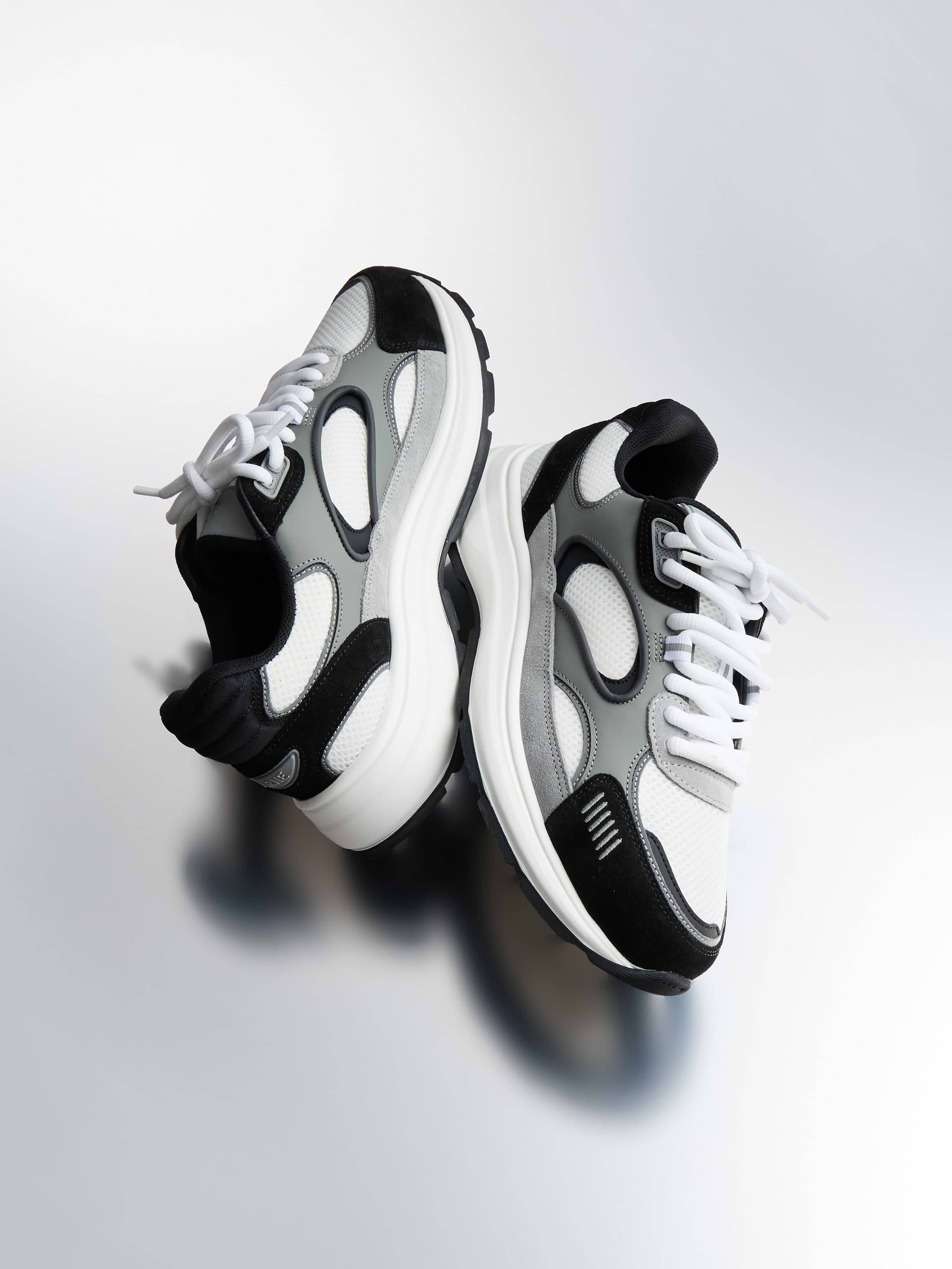 Mens Circuit Trainer in White Black