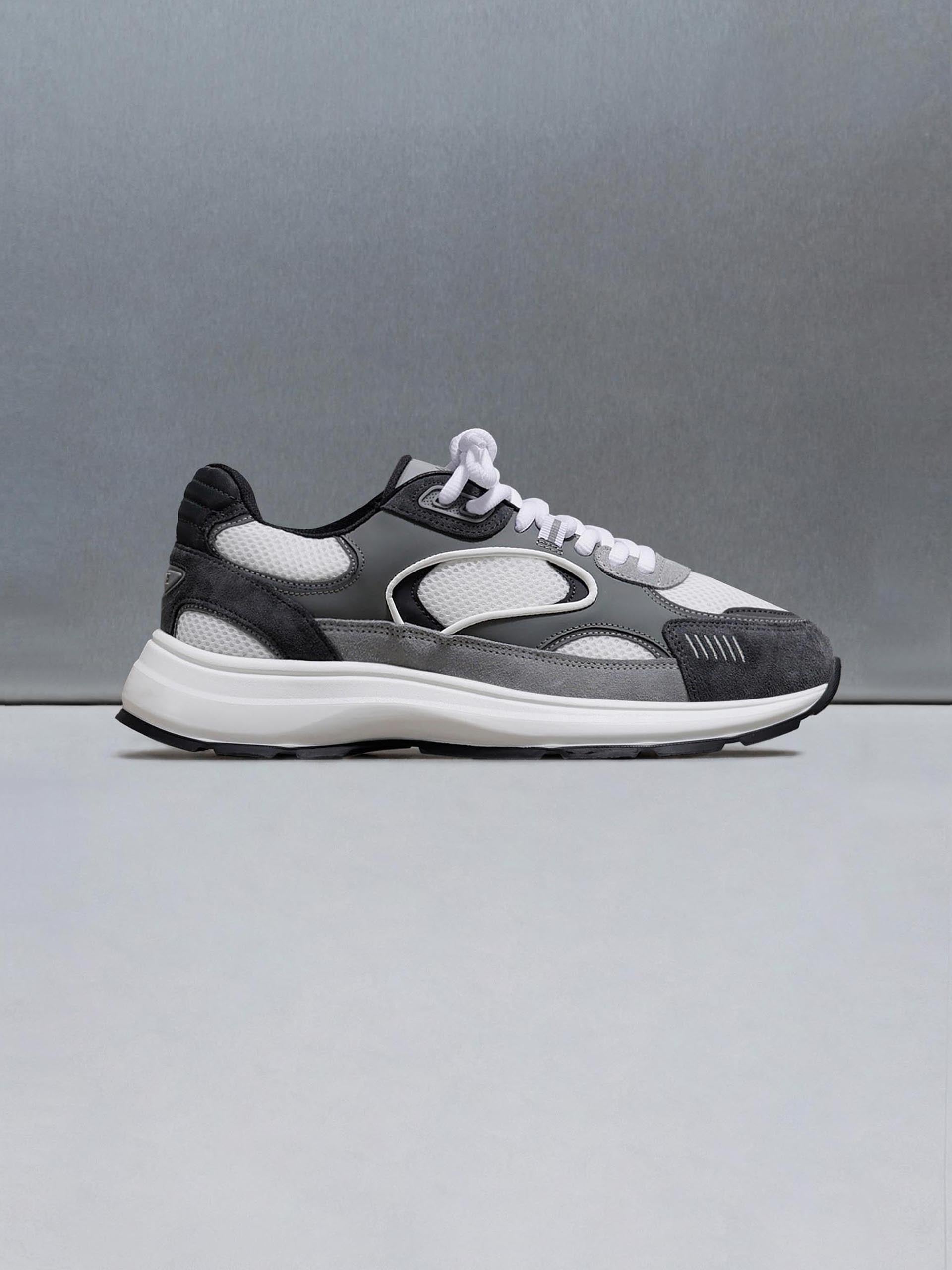 Mens Circuit Trainer in White Grey