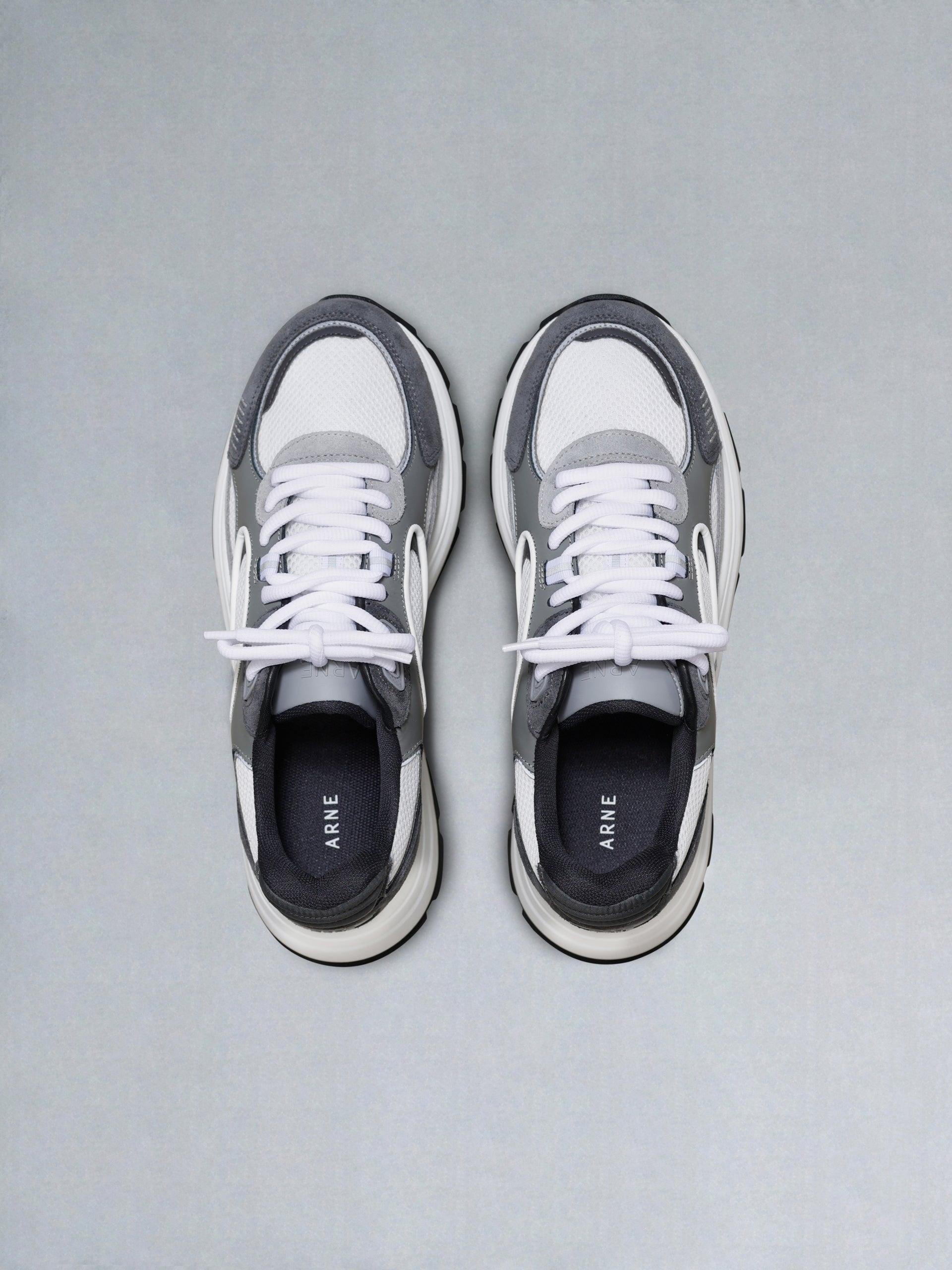 Mens Circuit Trainer in White Grey