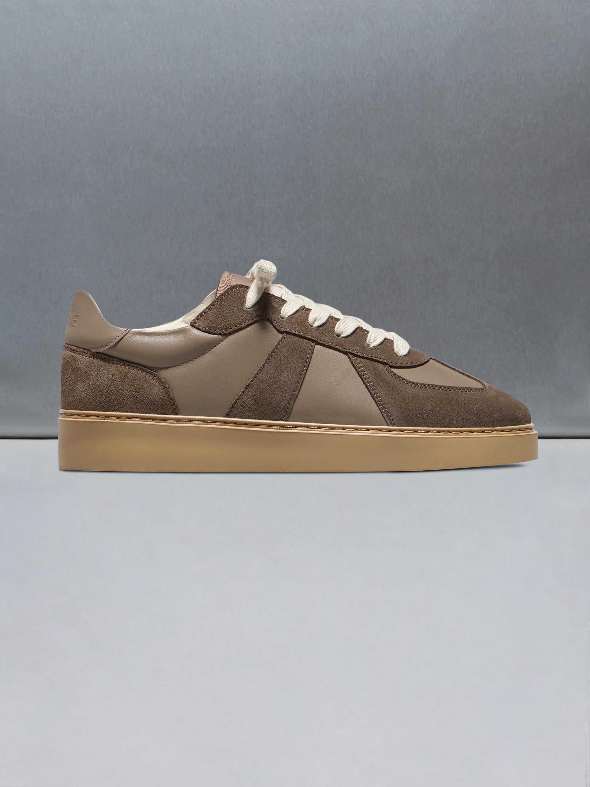 Mens Classic Court Trainer in Brown Gum