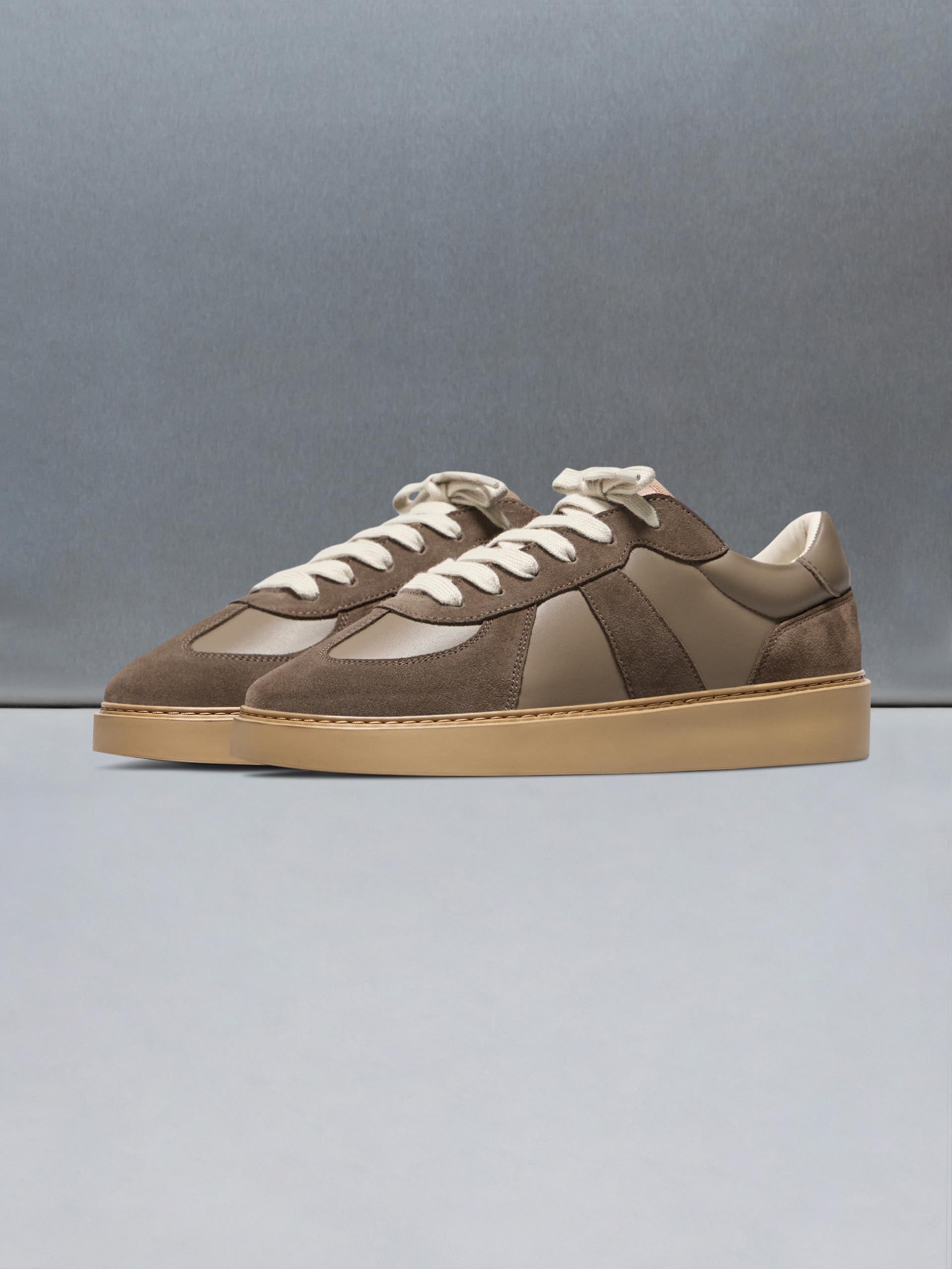 Mens Classic Court Trainer in Brown Gum