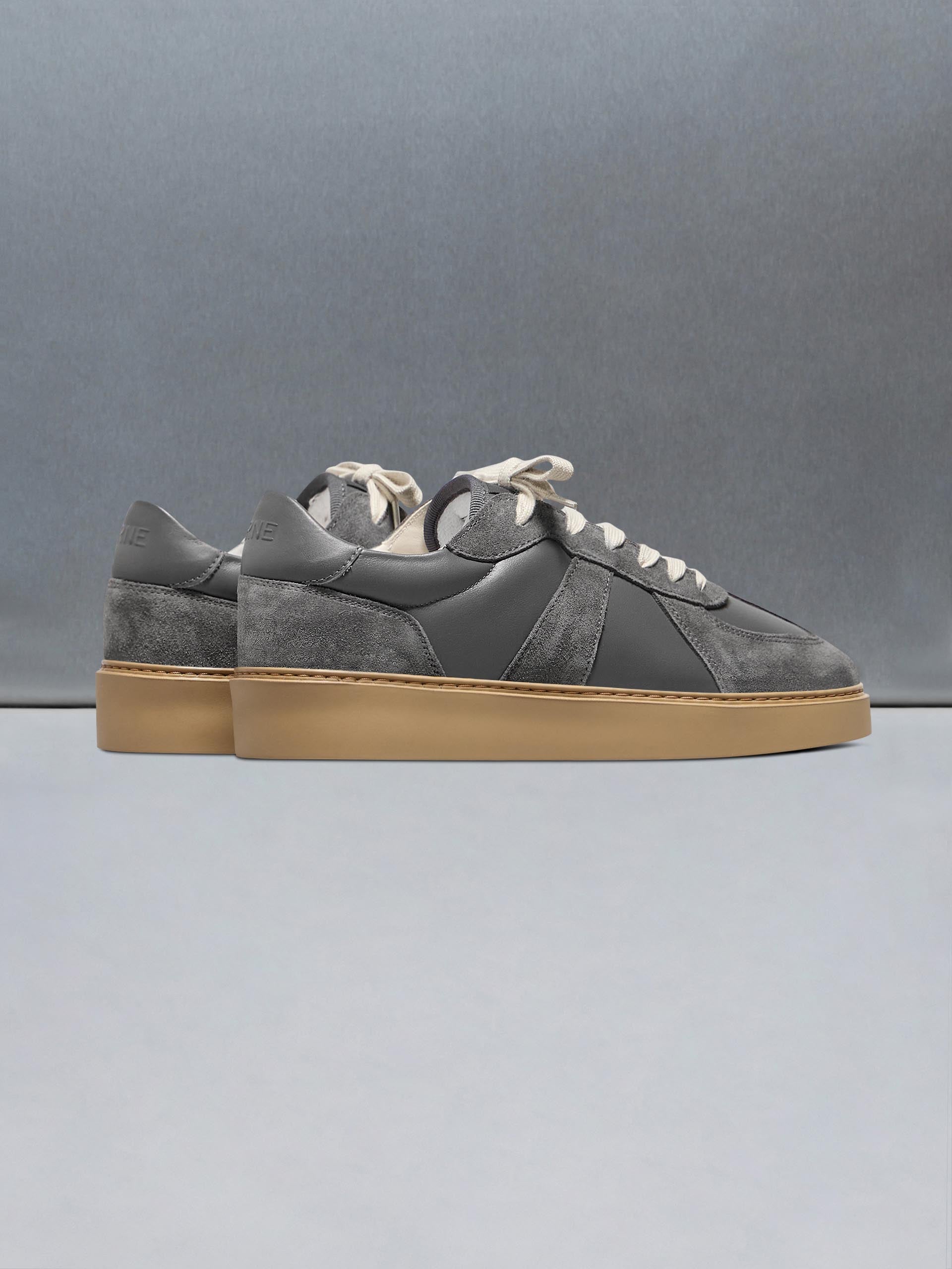 Mens Classic Court Trainer in Charcoal Gum