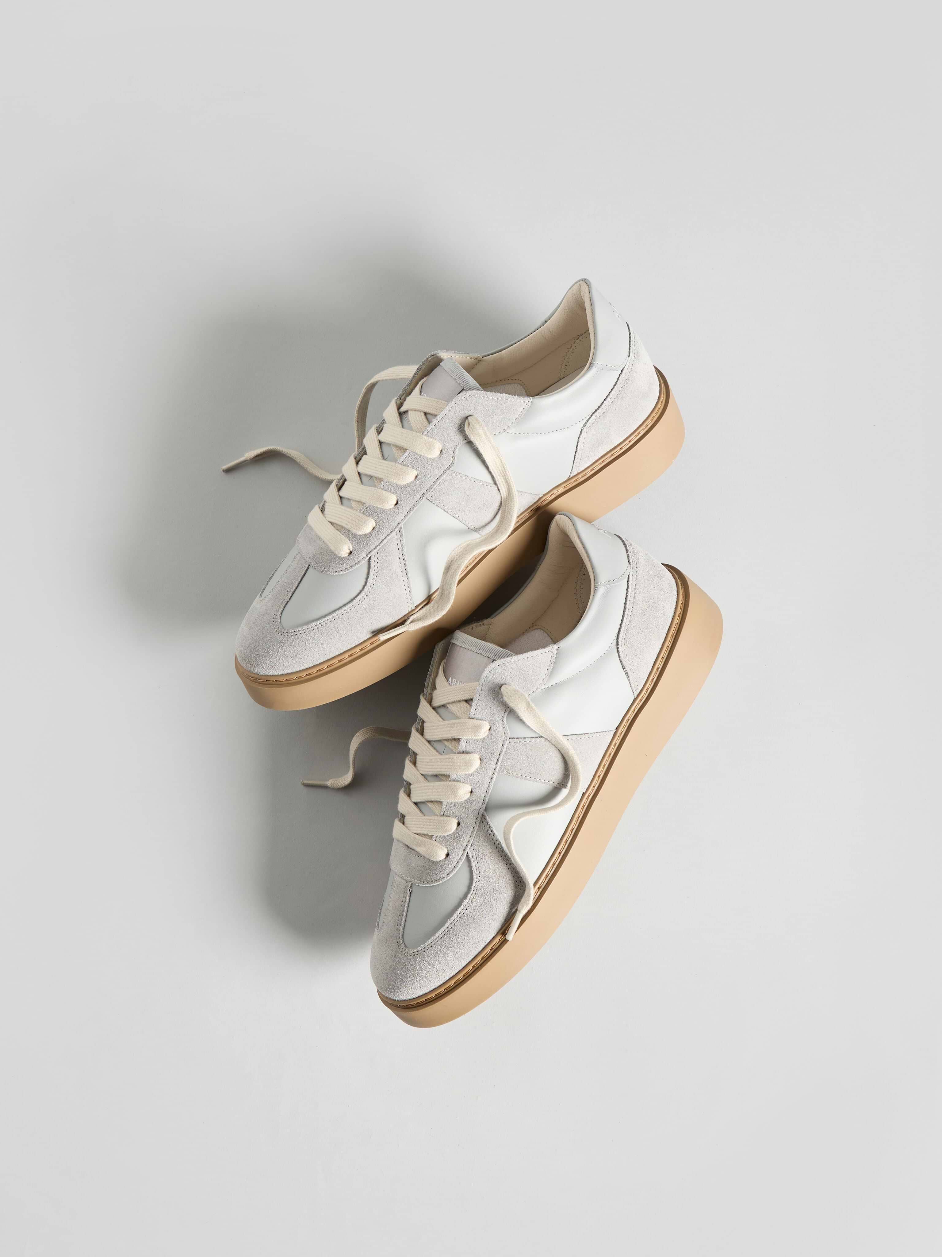 Mens Classic Court Trainer in Grey Gum