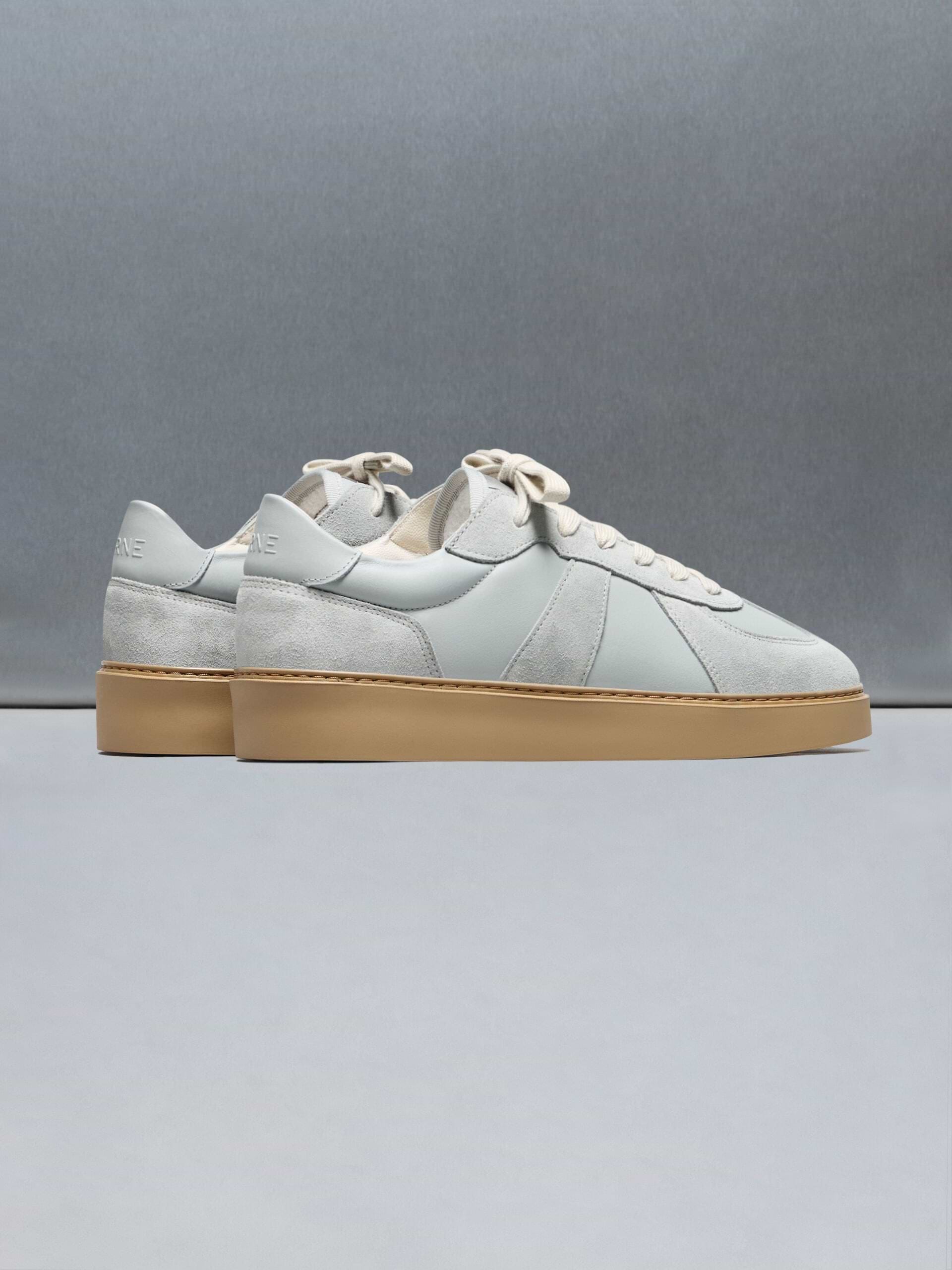 Classic Court Trainer in Grey Gum