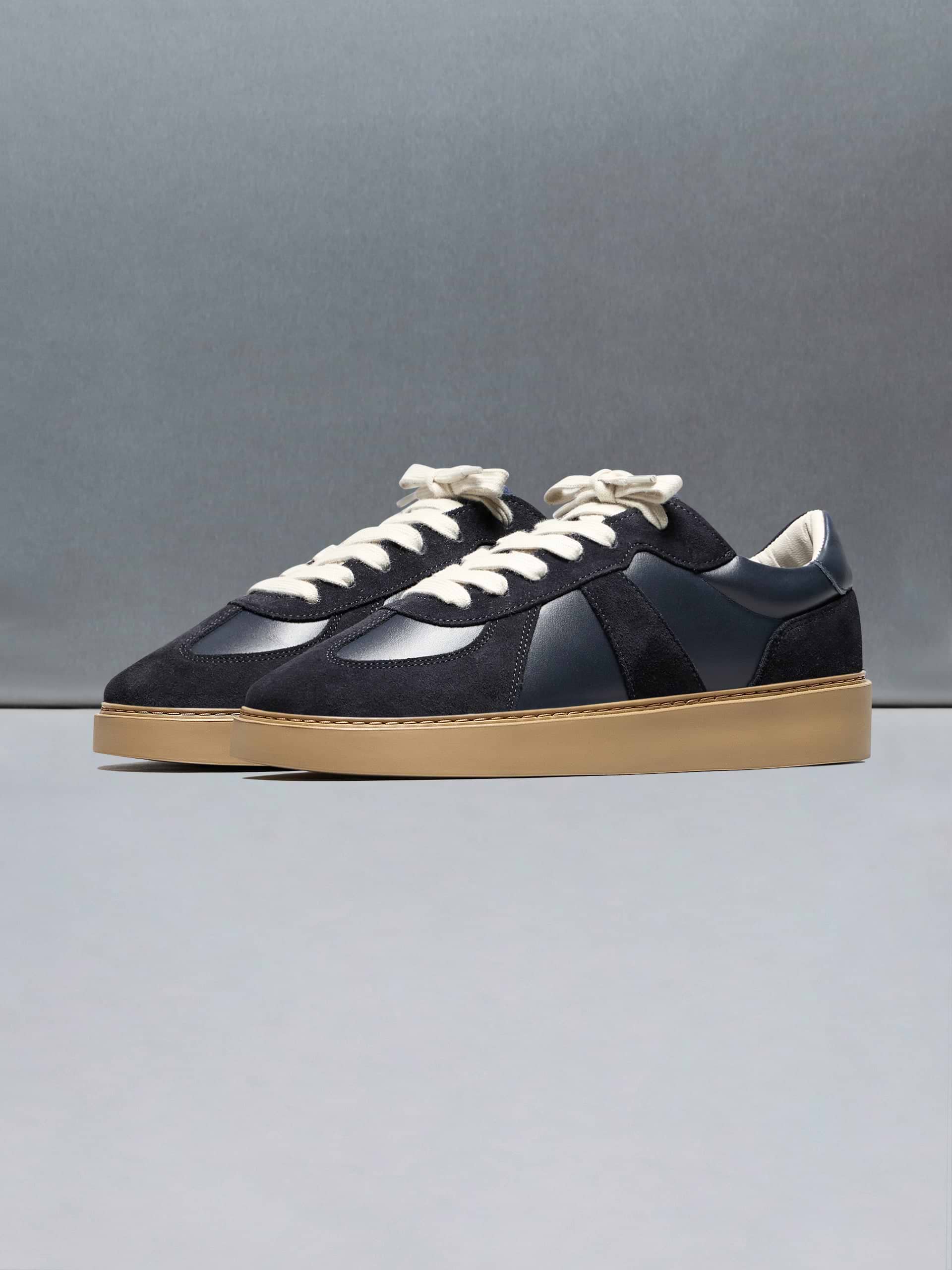 Classic Court Trainer in Navy Gum