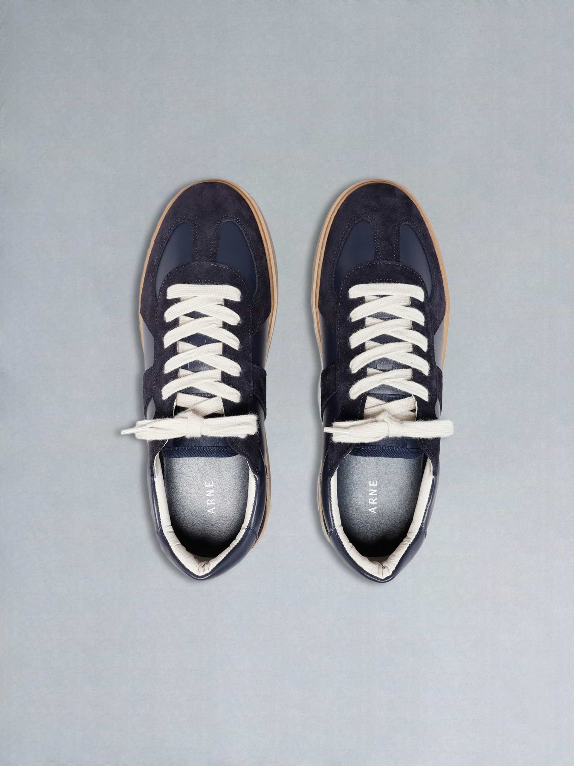 Classic Court Trainer in Navy Gum