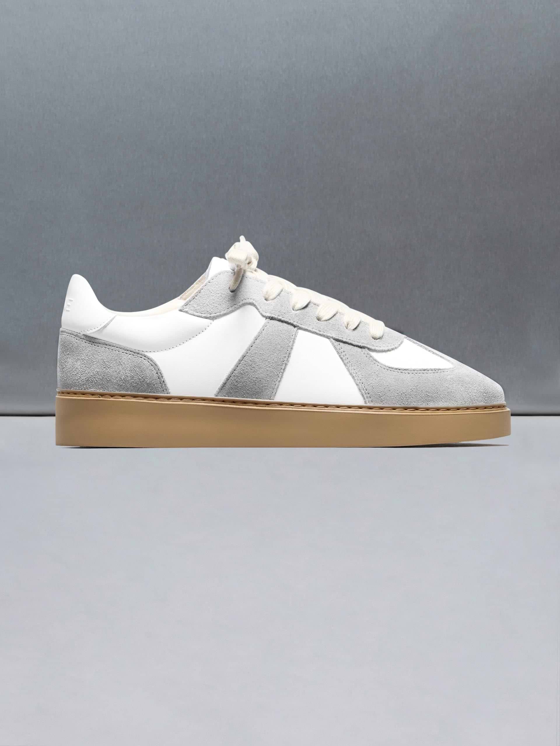 Classic Court Trainer in White Grey