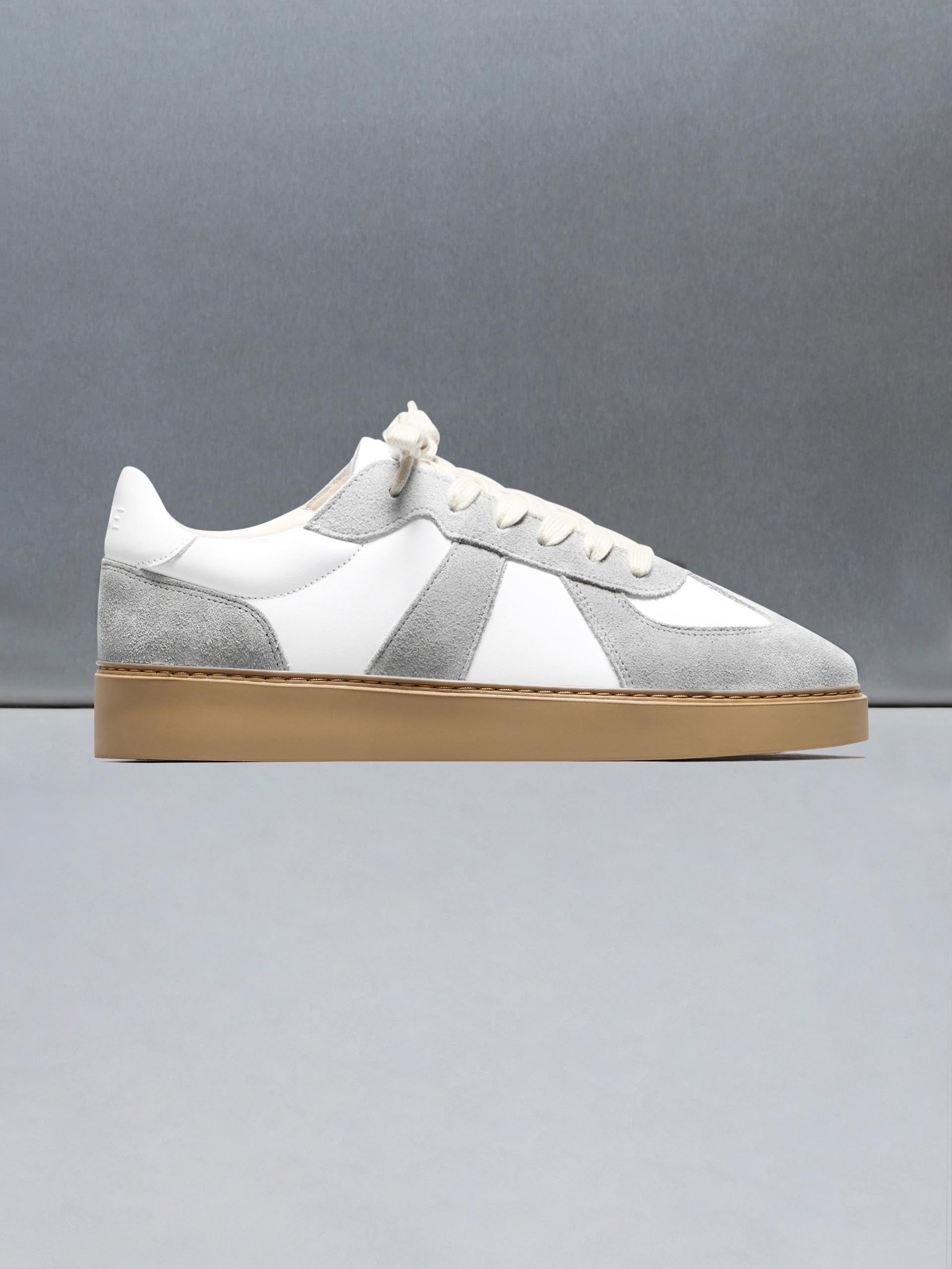 Mens Classic Court Trainer in White Grey