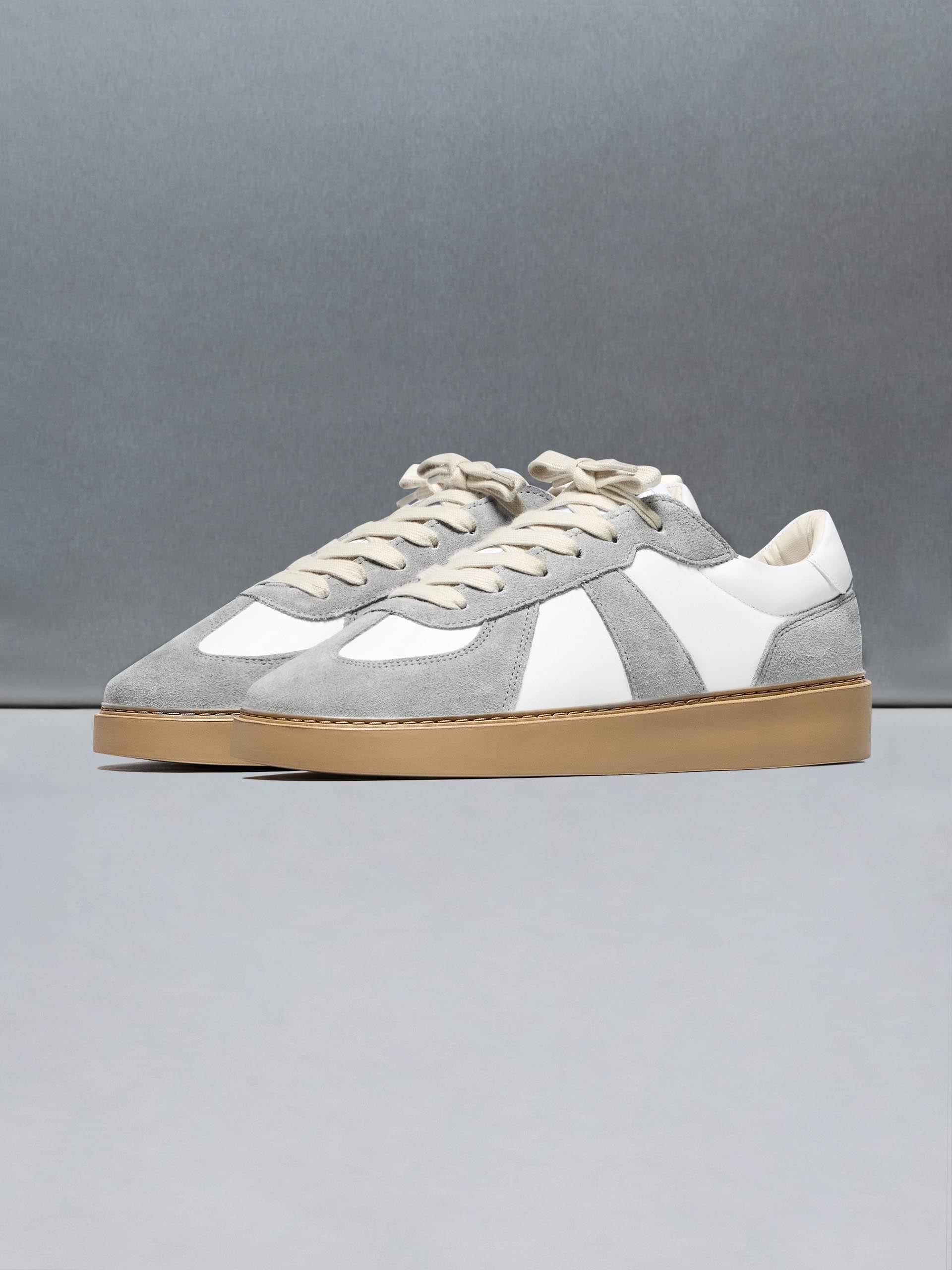 Classic Court Trainer in White Grey