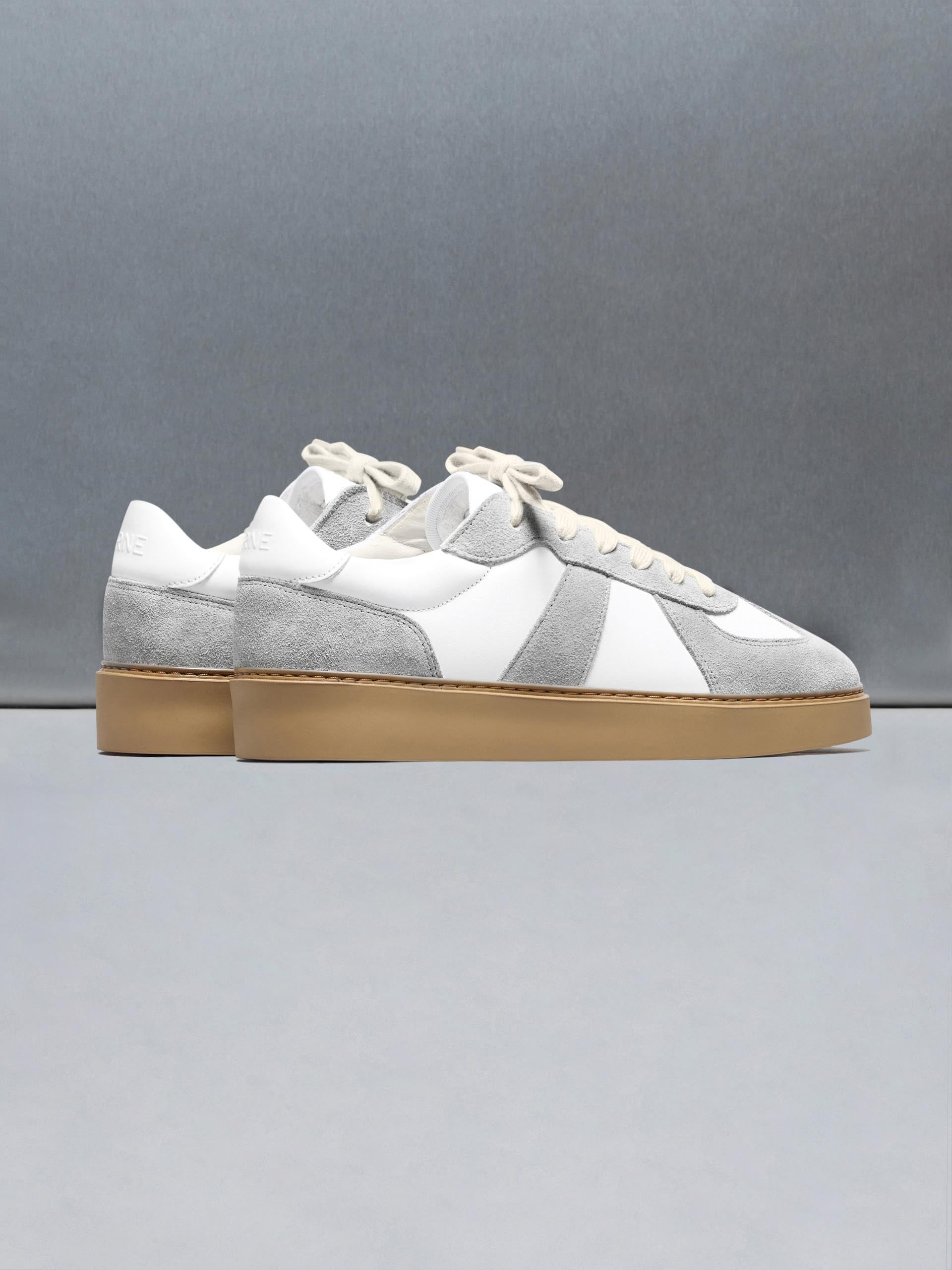 Mens Classic Court Trainer in White Grey
