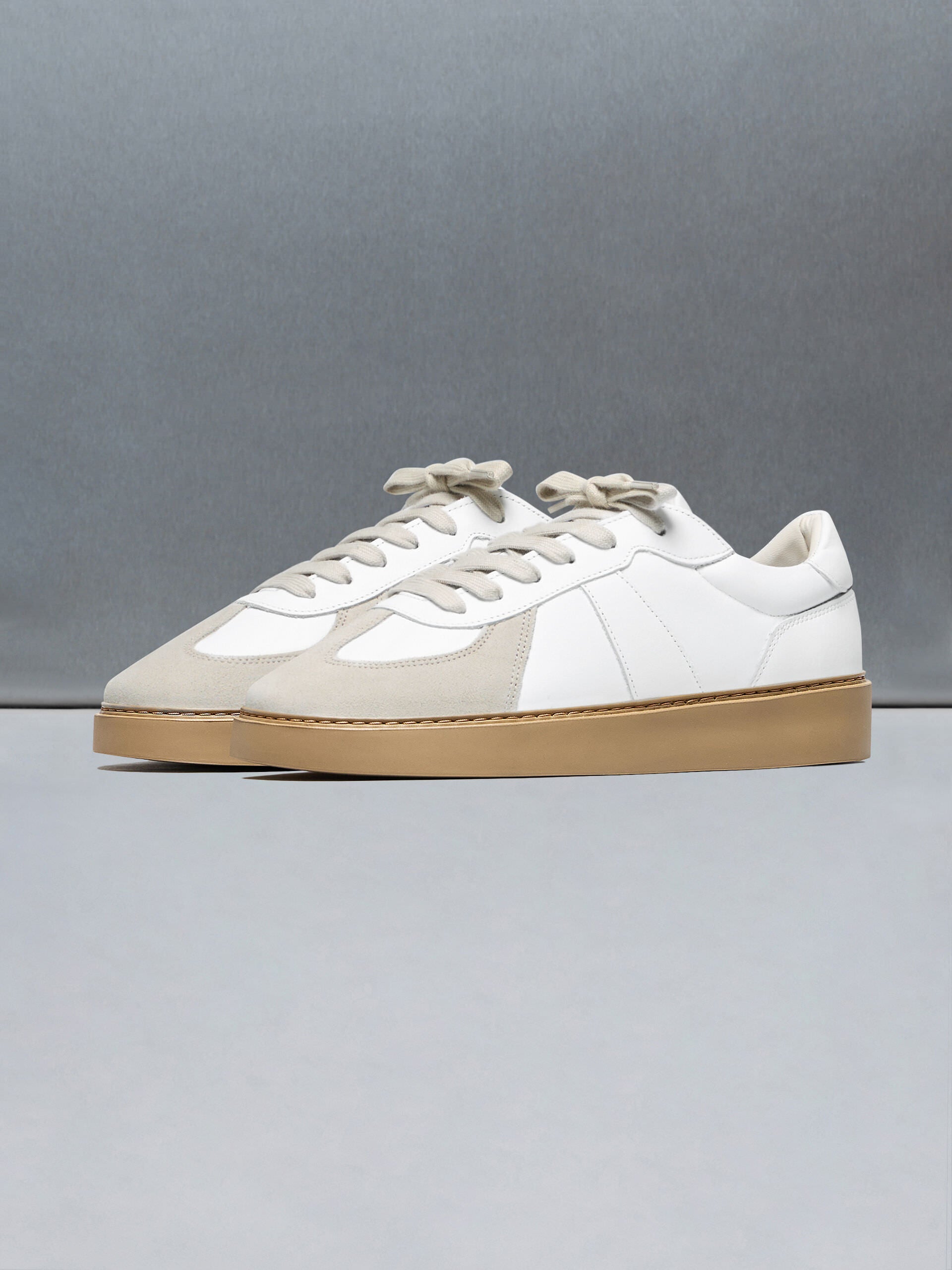 Mens Classic Court Trainer in White Gum