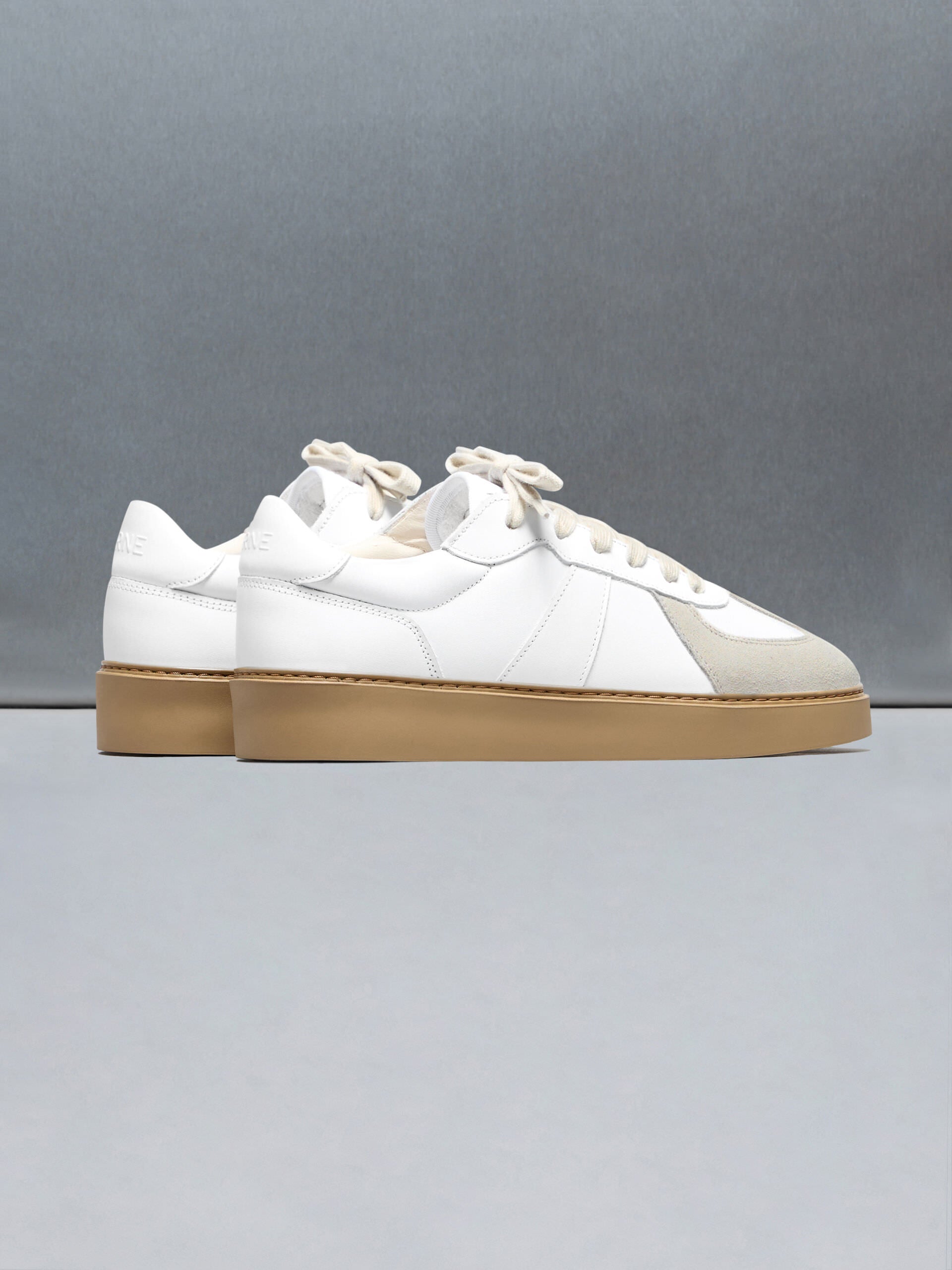 Mens Classic Court Trainer in White Gum