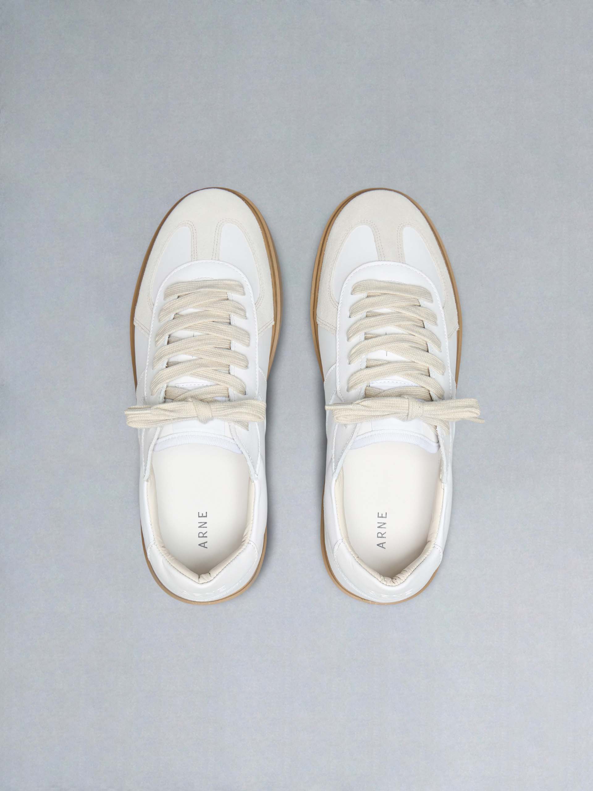 Mens Classic Court Trainer in White Gum