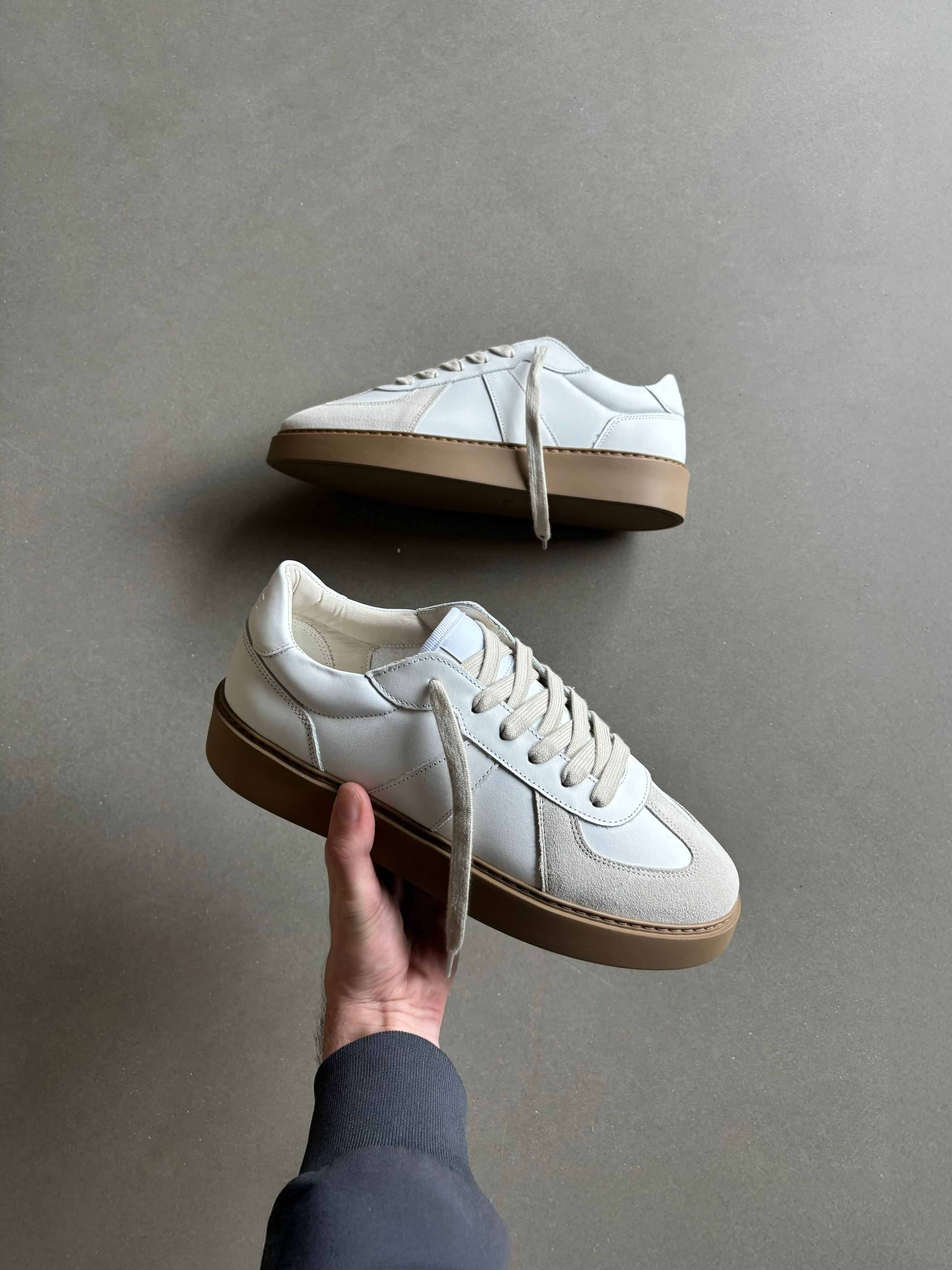 Classic Court Trainer in White Gum