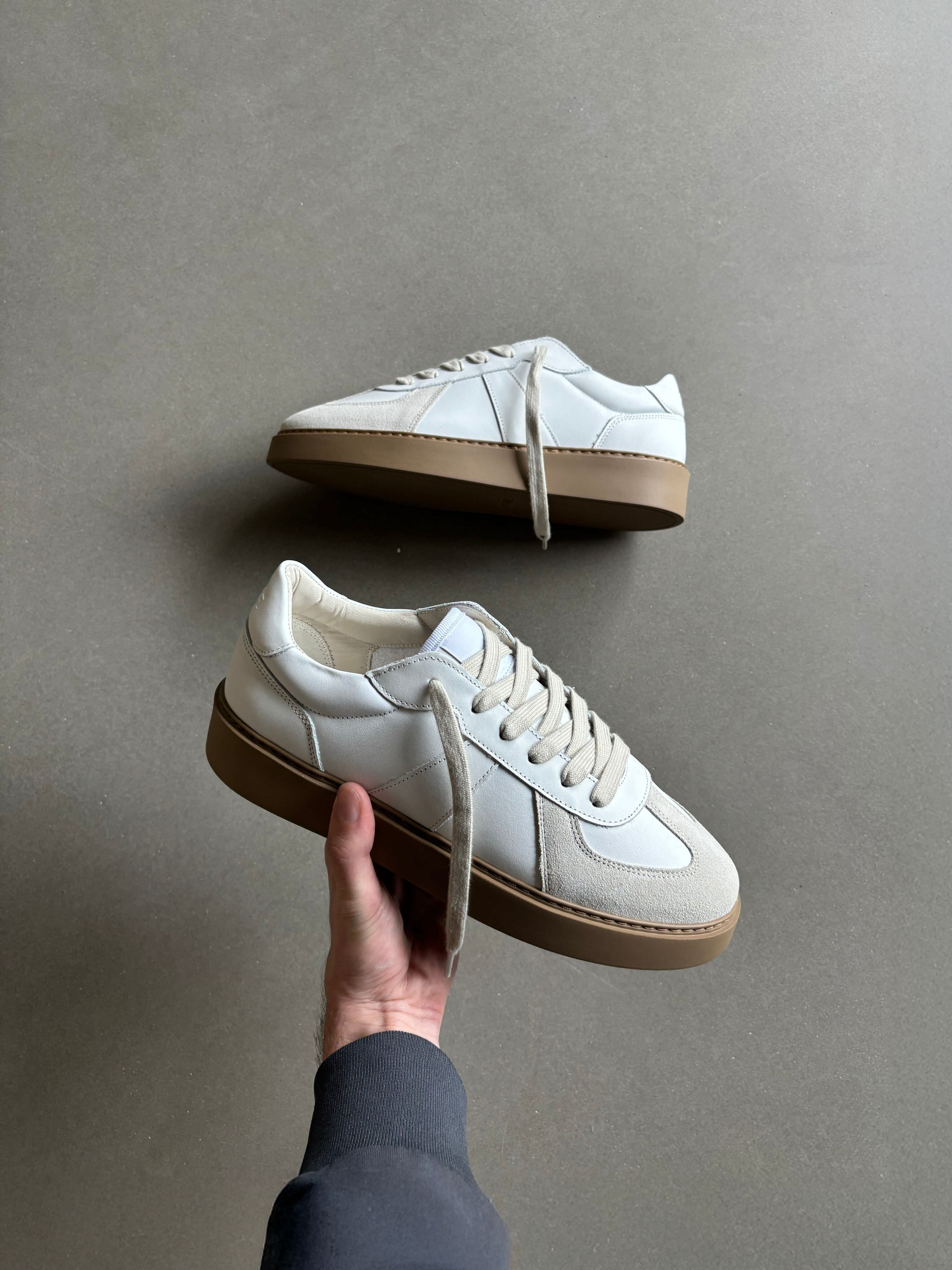 Mens Classic Court Trainer in White Gum