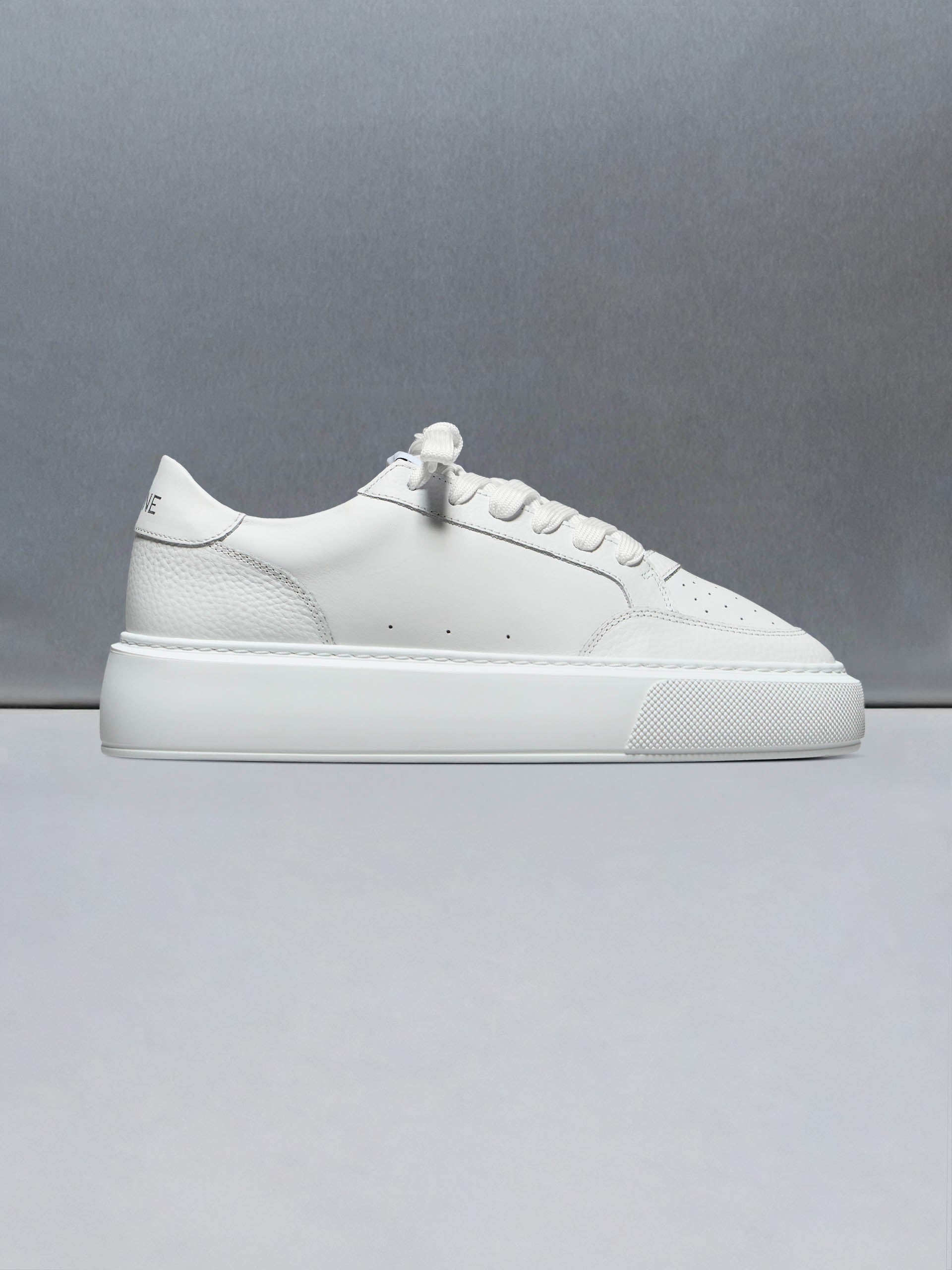 Mens Court Trainer 2.0 in Triple White