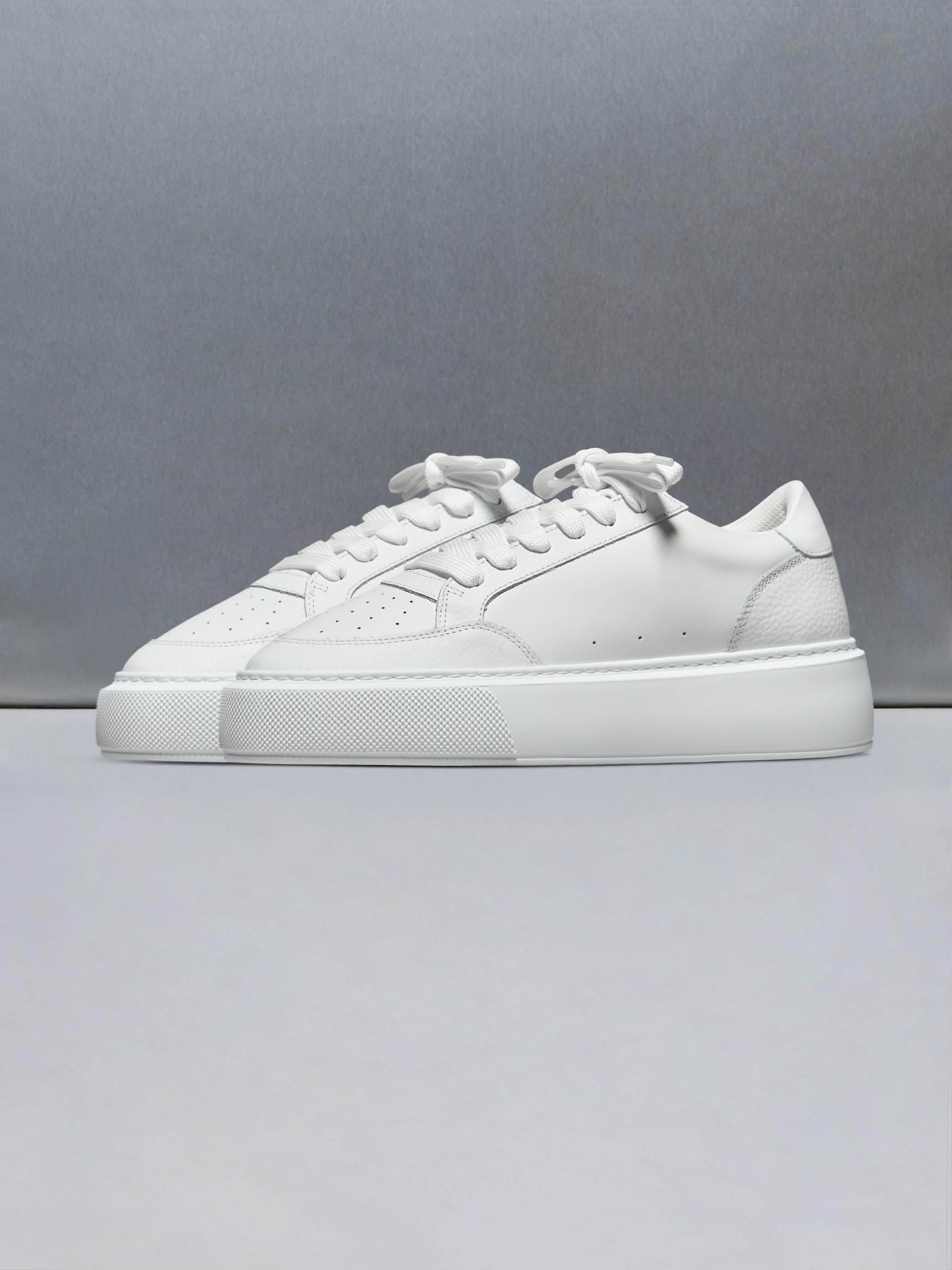 Mens Court Trainer 2.0 in Triple White