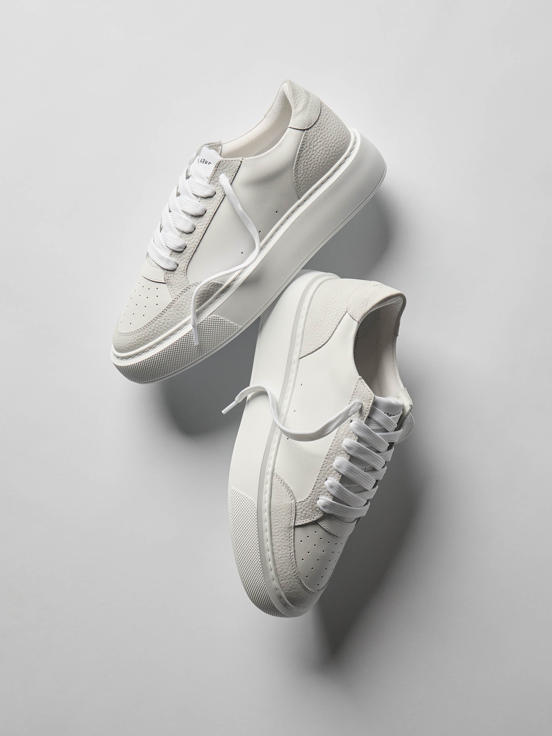 Mens Court Trainer 2.0 in White Ice