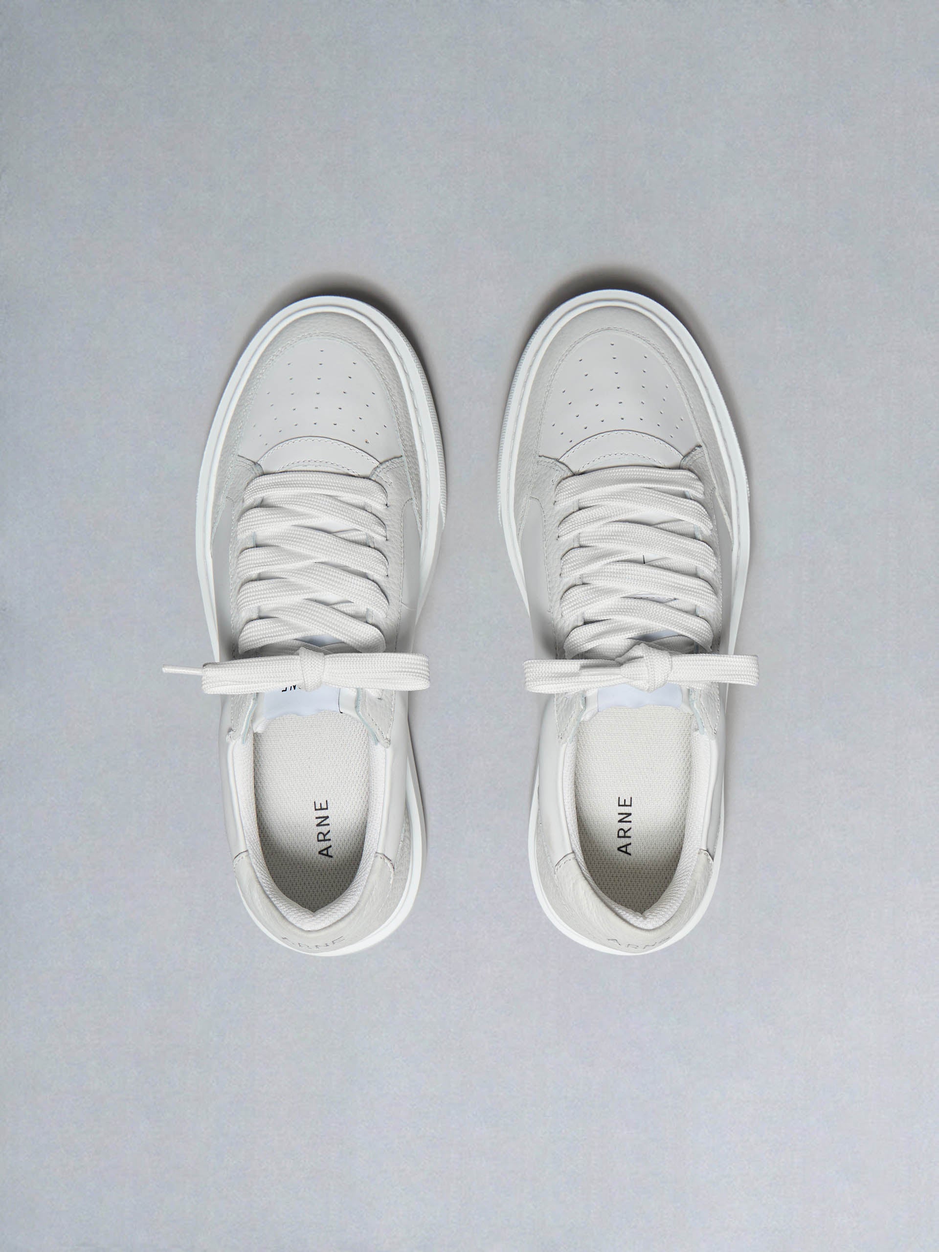 Mens Court Trainer 2.0 in White Ice