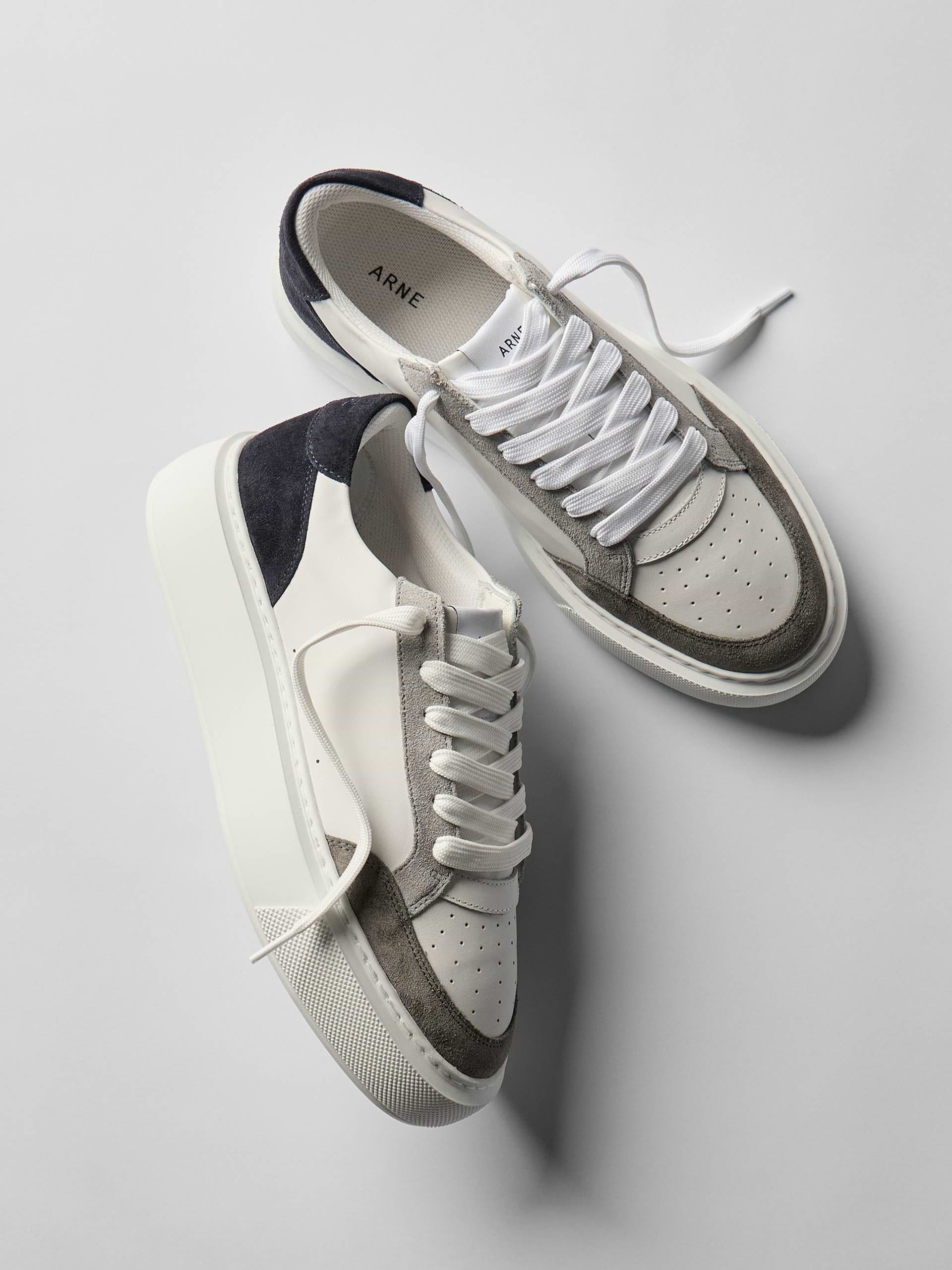 Mens Court Trainer 2.0 in White Navy