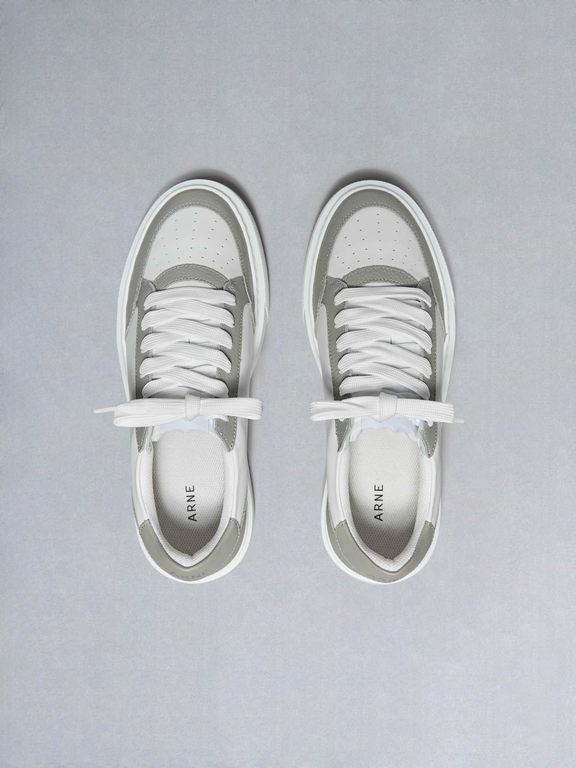 Court Trainer 2.0 in White Stone