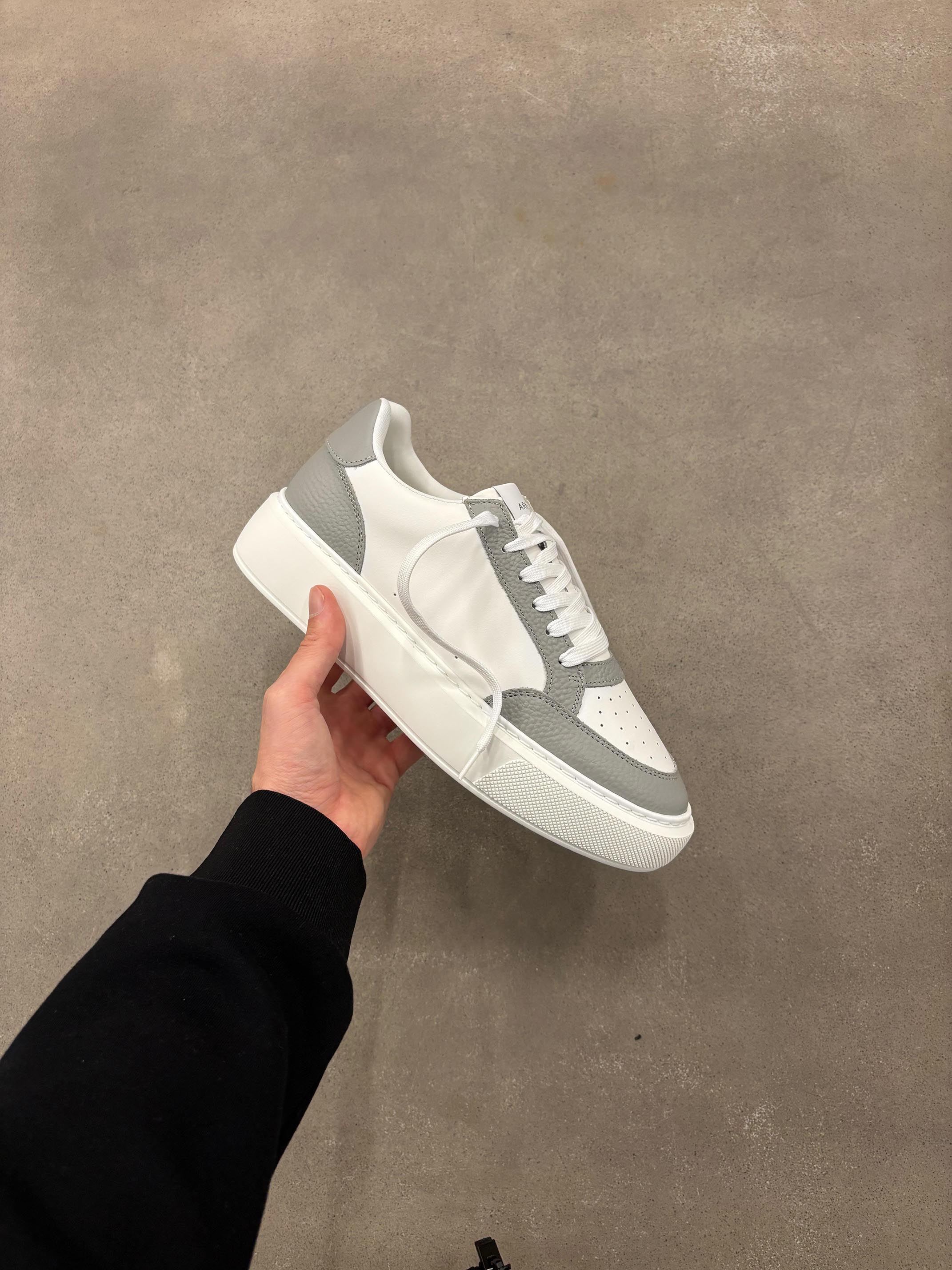 Mens Court Trainer 2.0 in White Stone