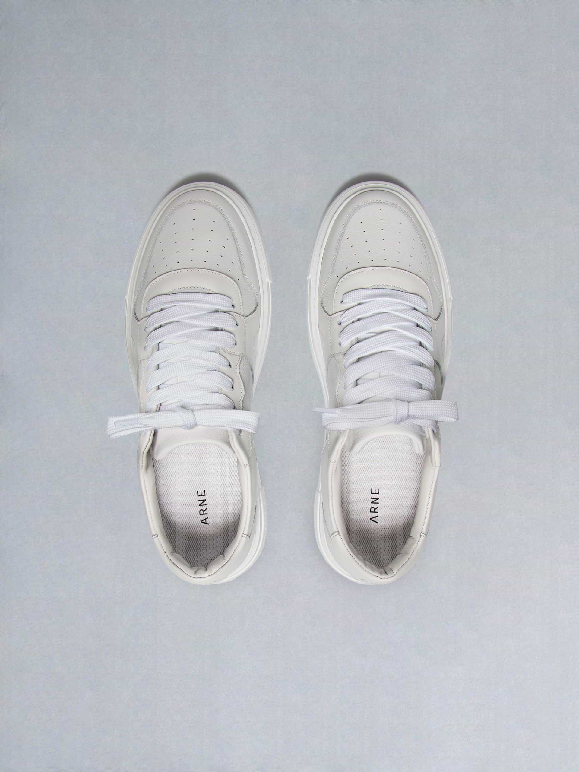 Court Trainer in Triple White