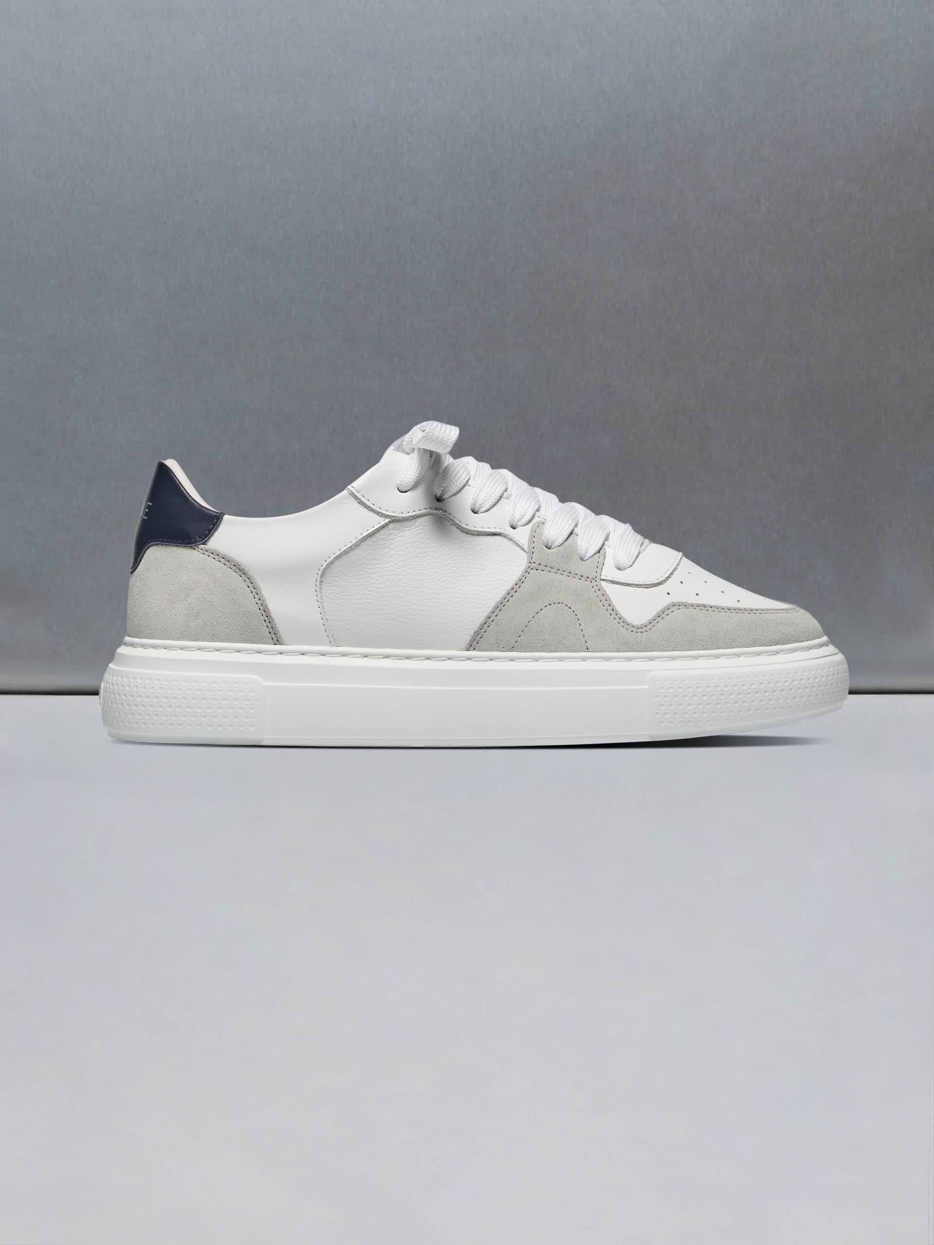 Court Trainer in White Grey