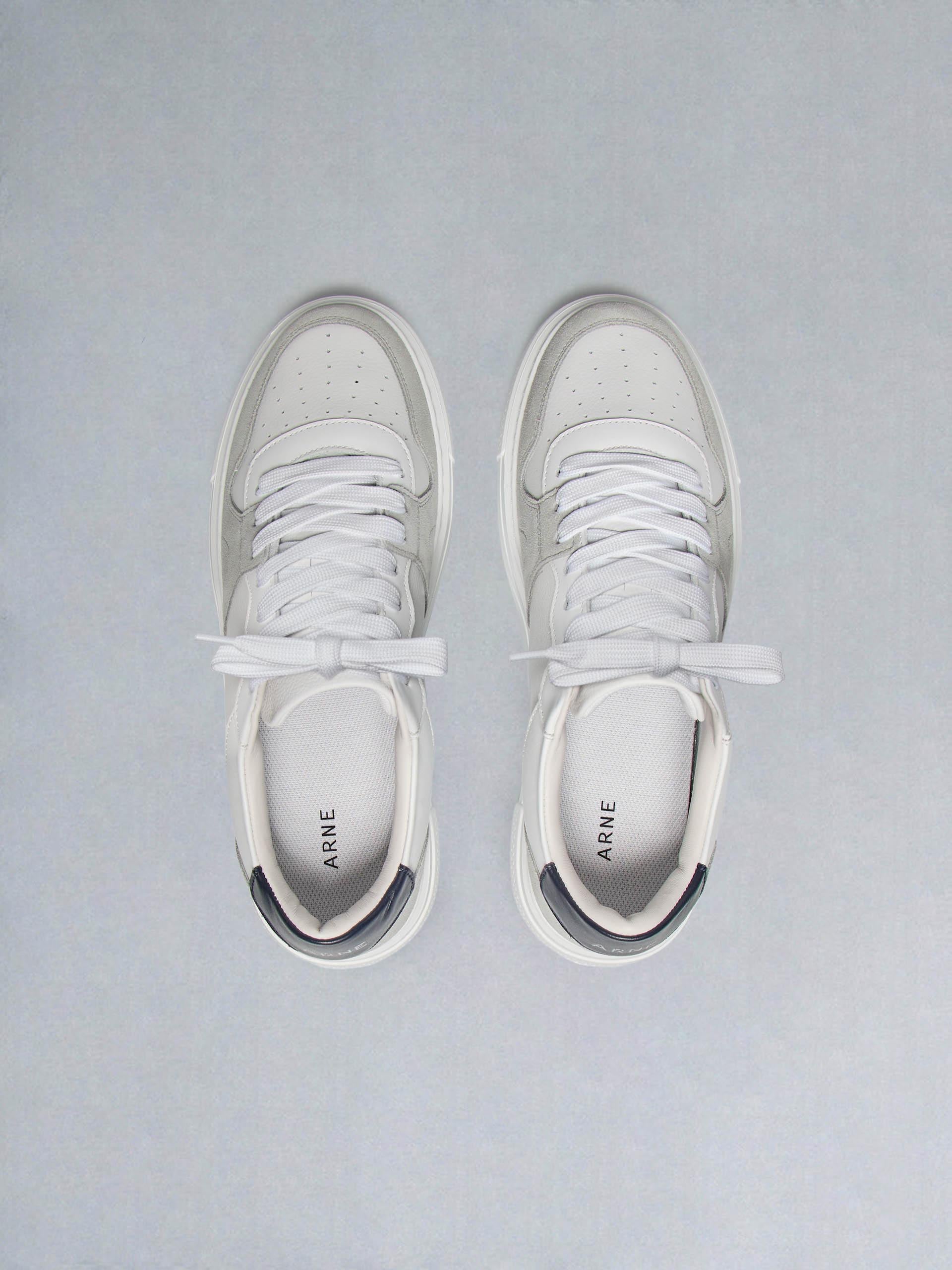 Mens Court Trainer in White Grey