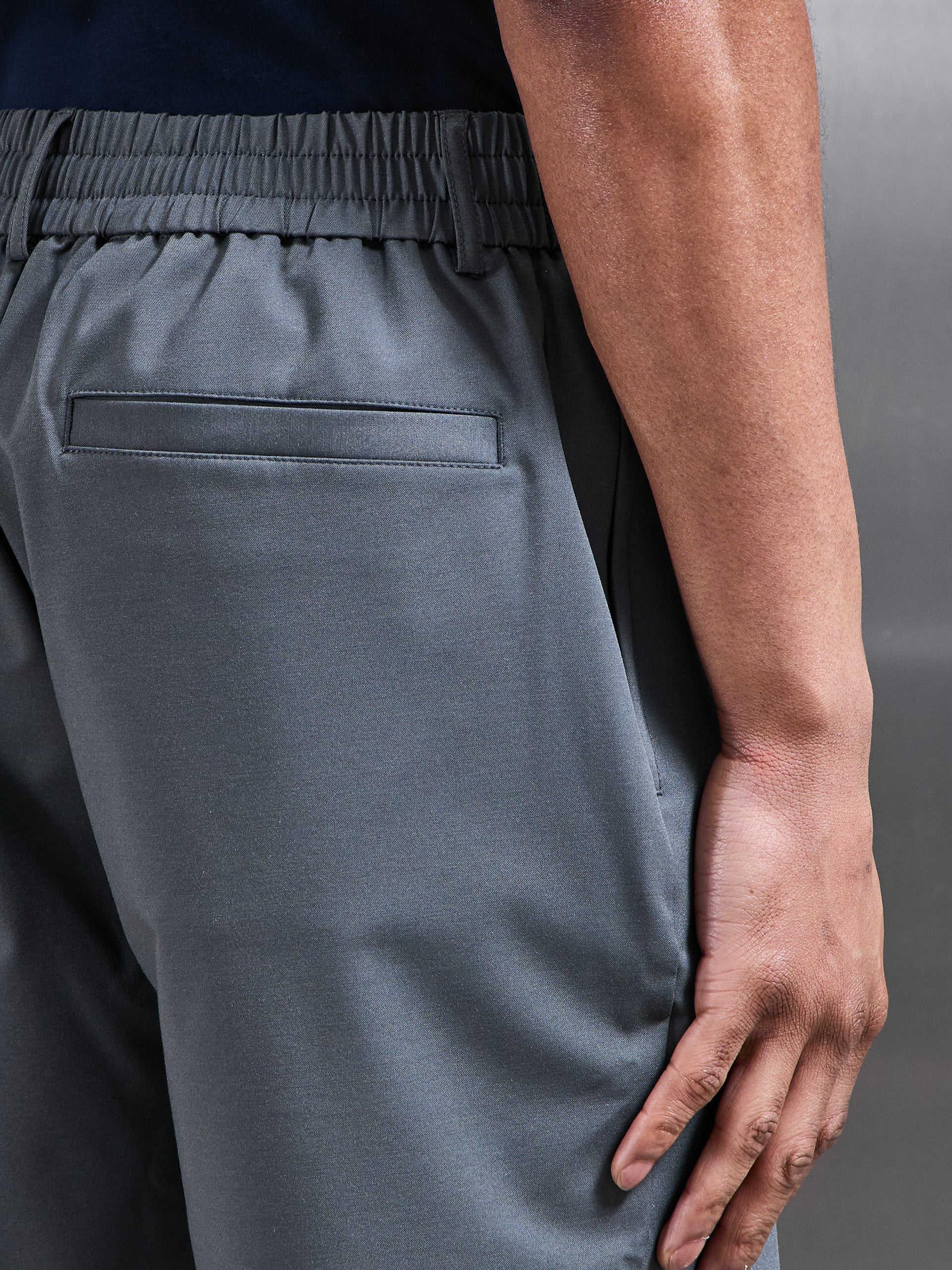 Mens Crease Resistant Stretch Chino Short in Grey